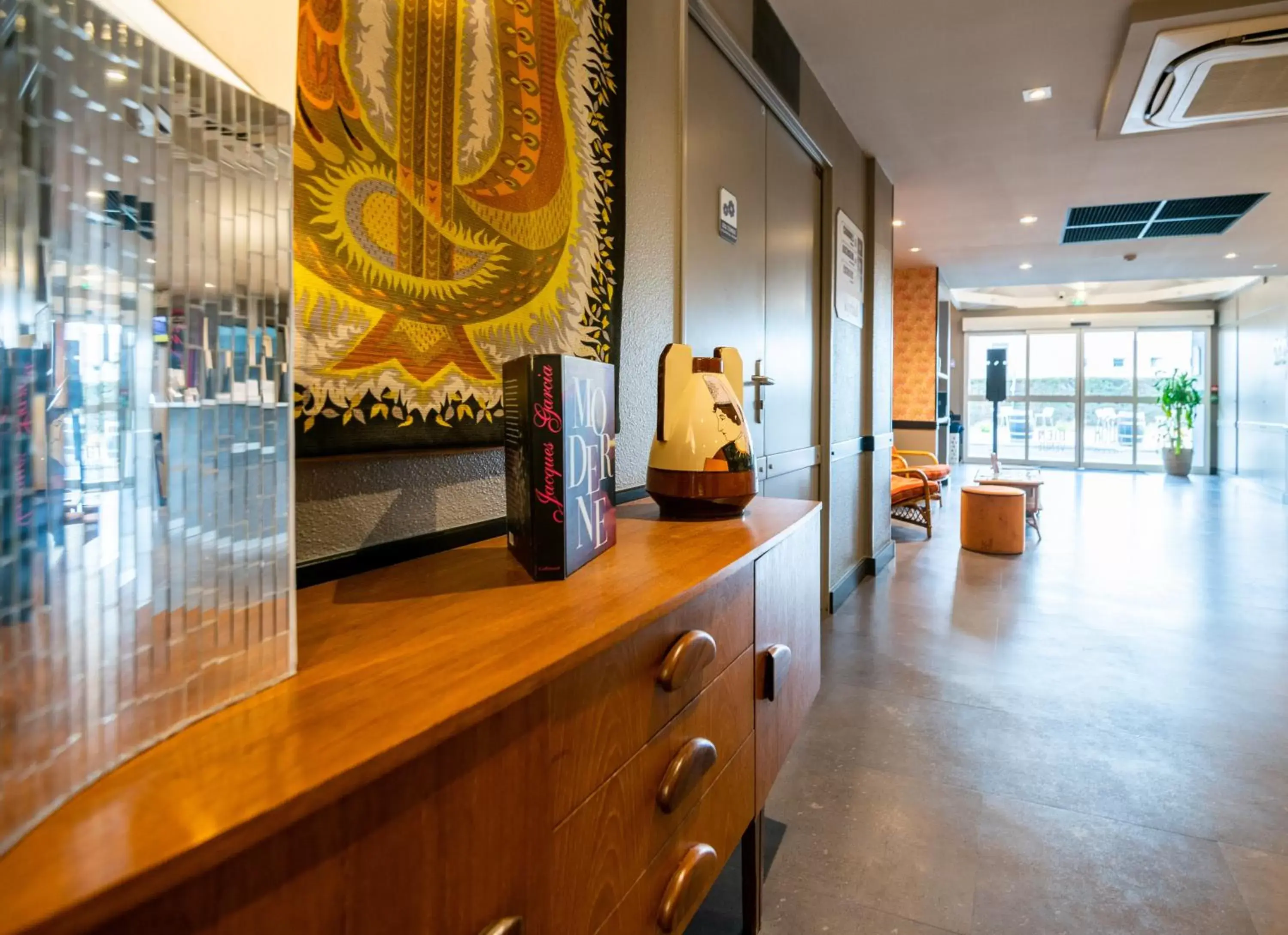 Lobby or reception in KYRIAD BORDEAUX SUD - Villenave d'Ornon Lobby or reception in KYRIAD BORDEAUX SUD - Villenave d'Ornon