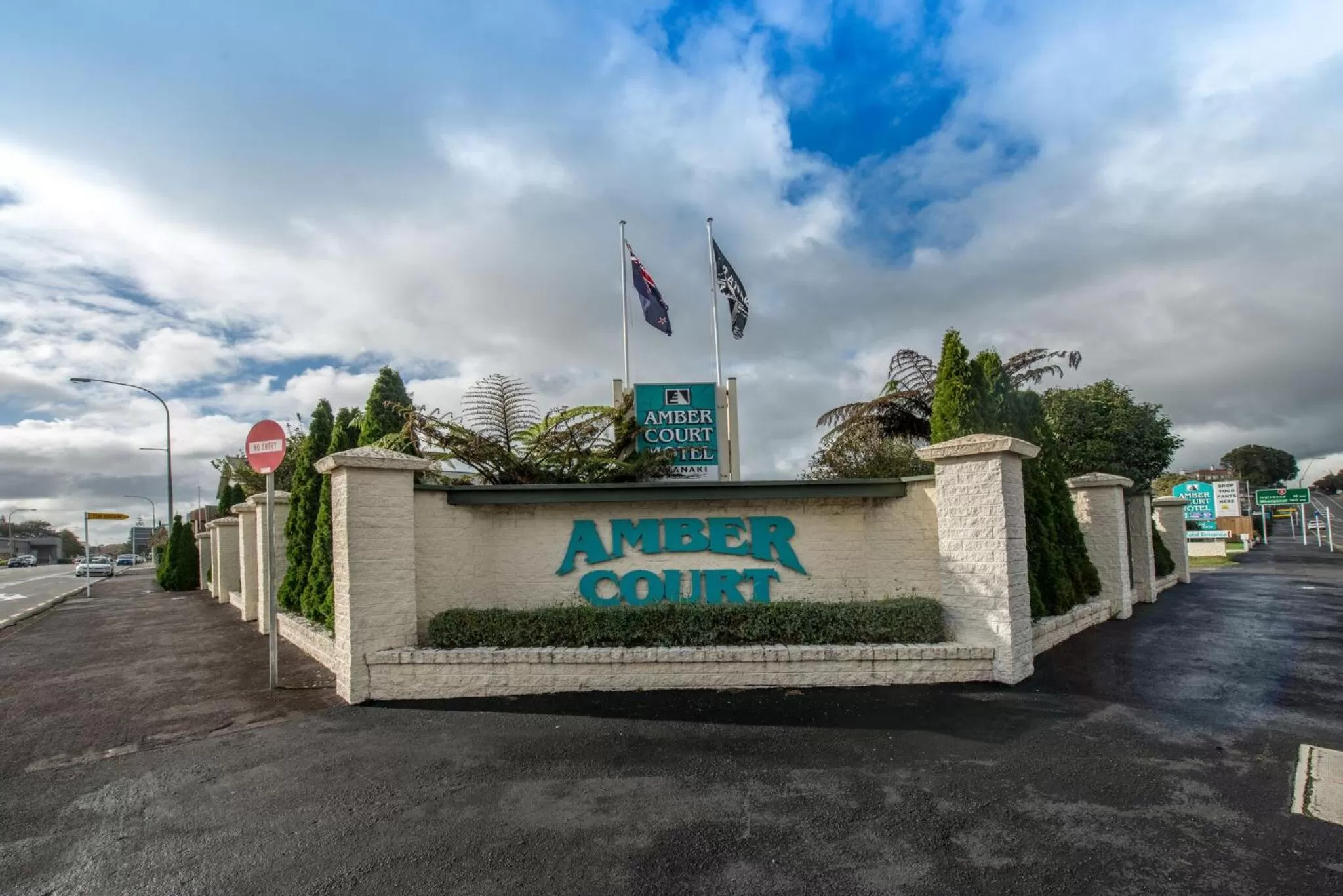Facade/entrance in Amber Court Motel