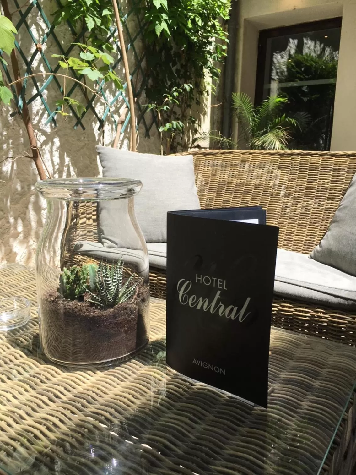 Property logo or sign in Hôtel Central