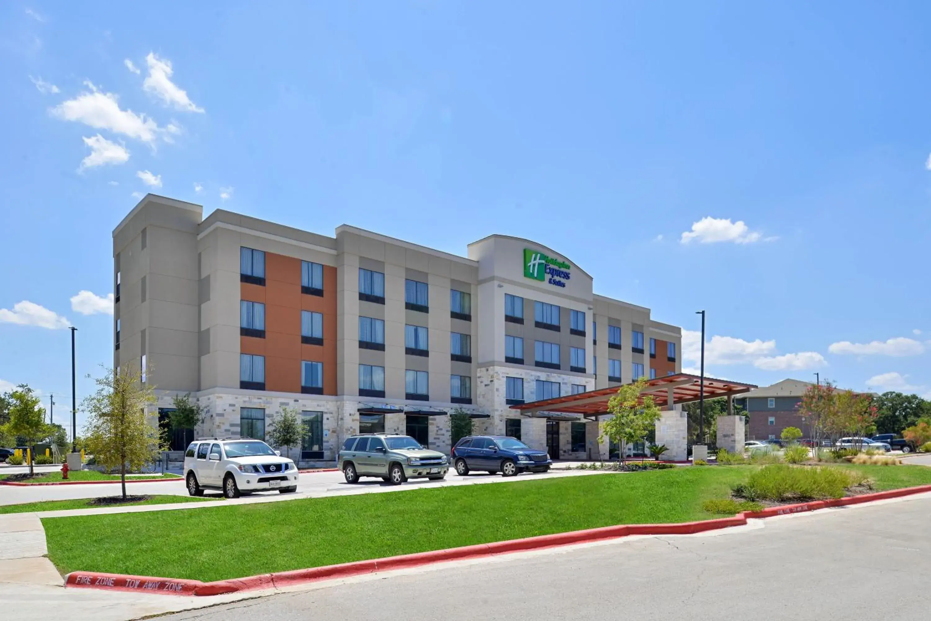 Property Building in Holiday Inn Express & Suites Austin South, an IHG Hotel
