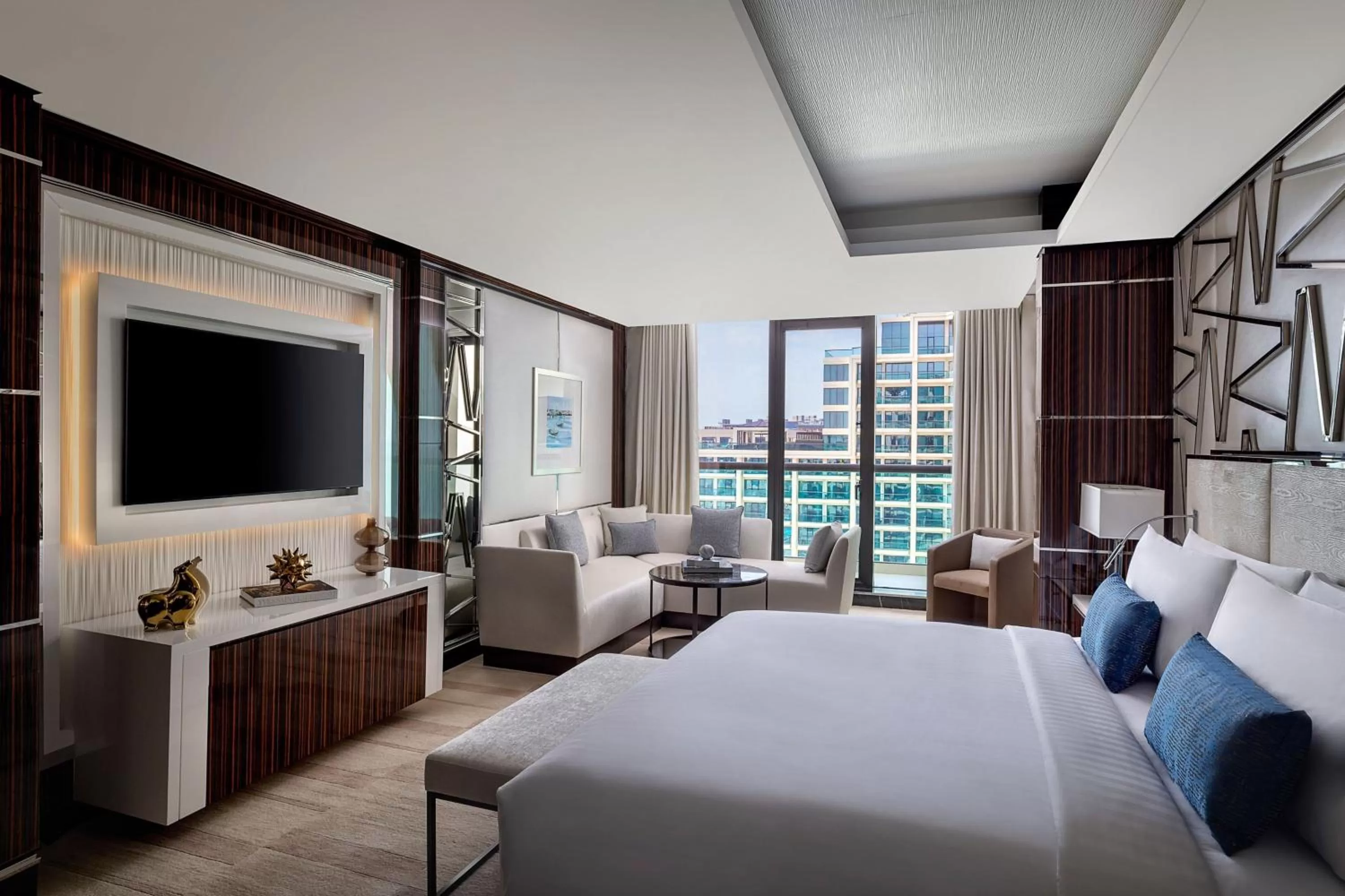 Photo of the whole room, Bed in Marriott Resort Palm Jumeirah, Dubai