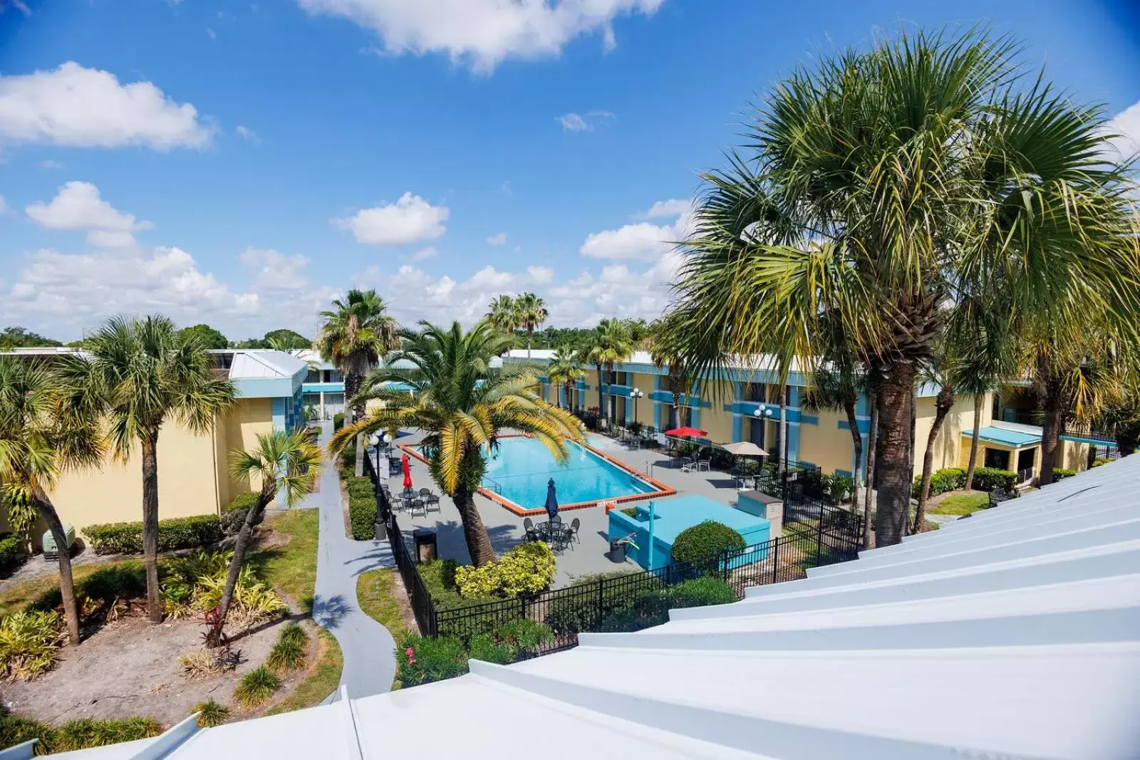 Swimming pool, Pool View in Garnet Inn & Suites, Orlando
