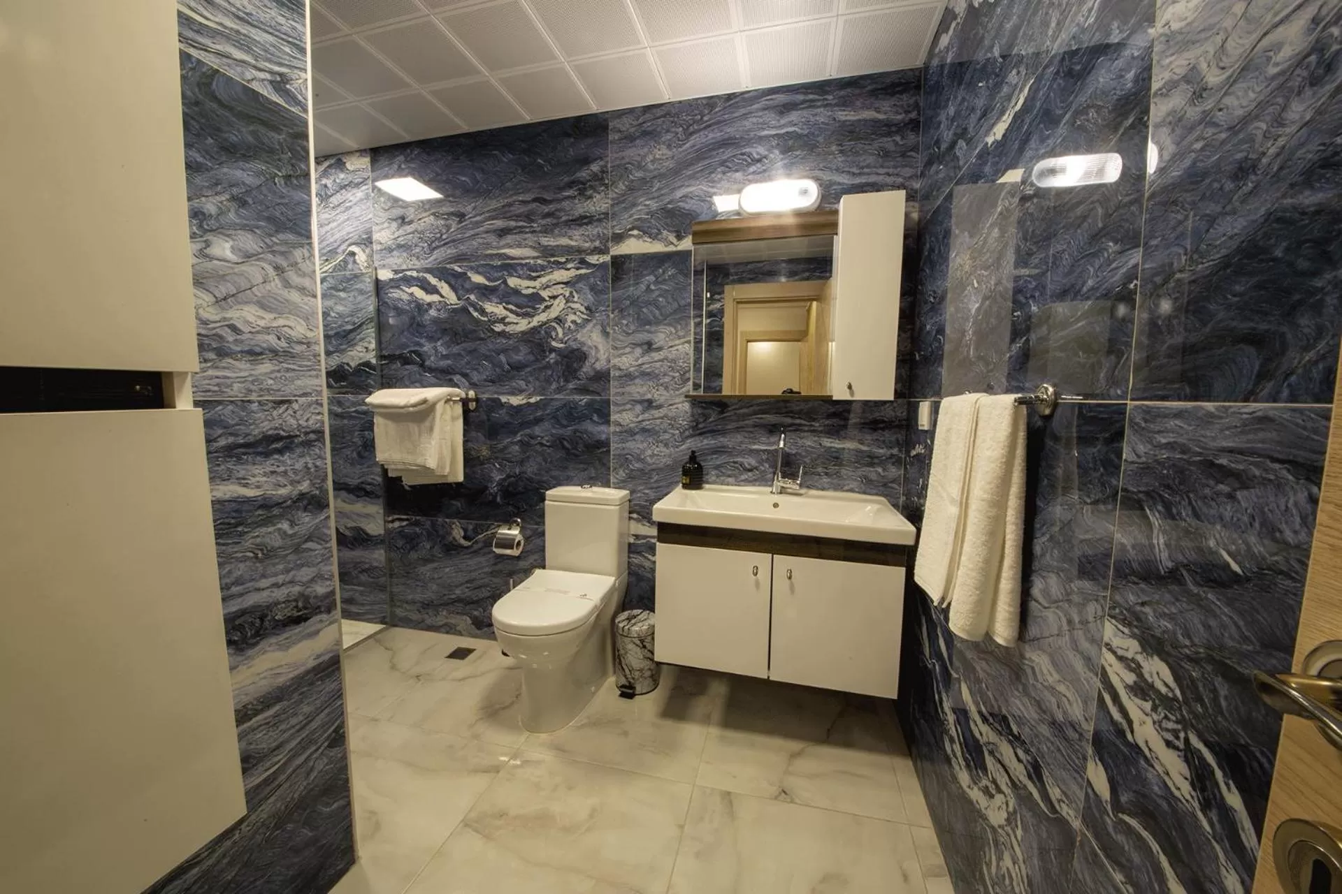 Toilet in Huma Elite Hotel