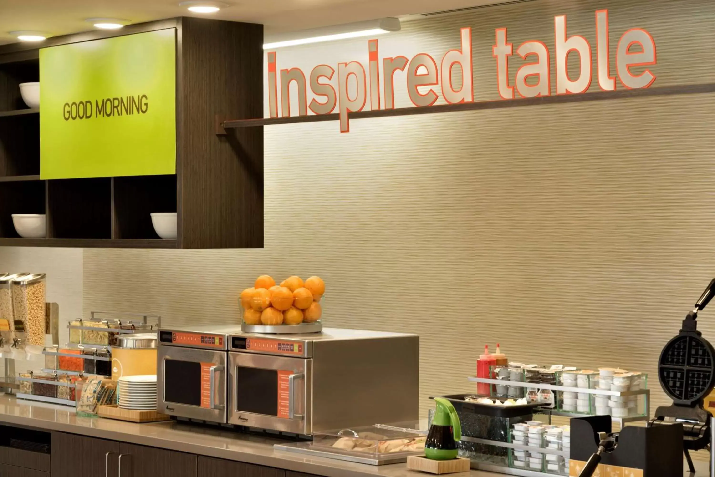 Dining area, Kitchen/Kitchenette in Home2 Suites by Hilton Roanoke