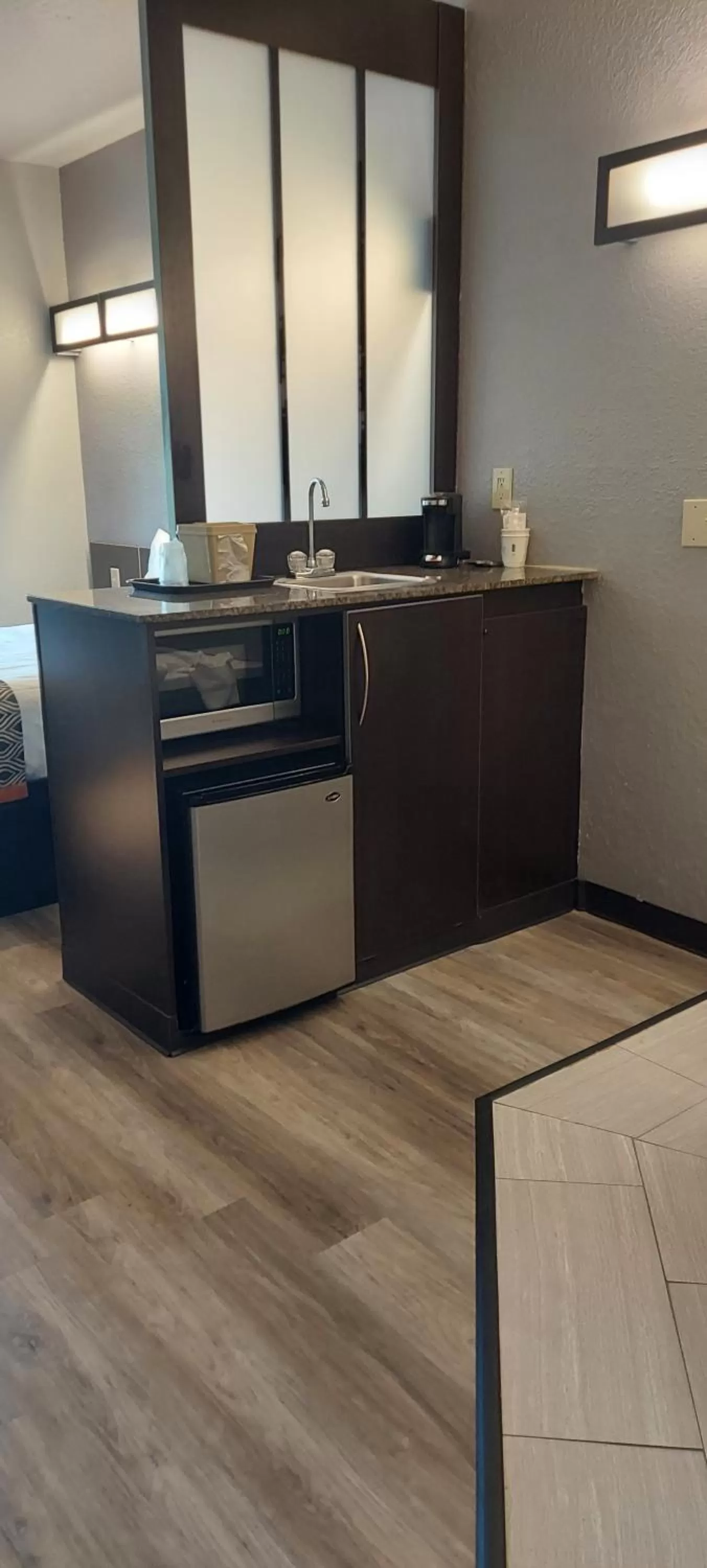 Kitchen or kitchenette in Microtel Inn & Suites by Wyndham Hoover/Birmingham