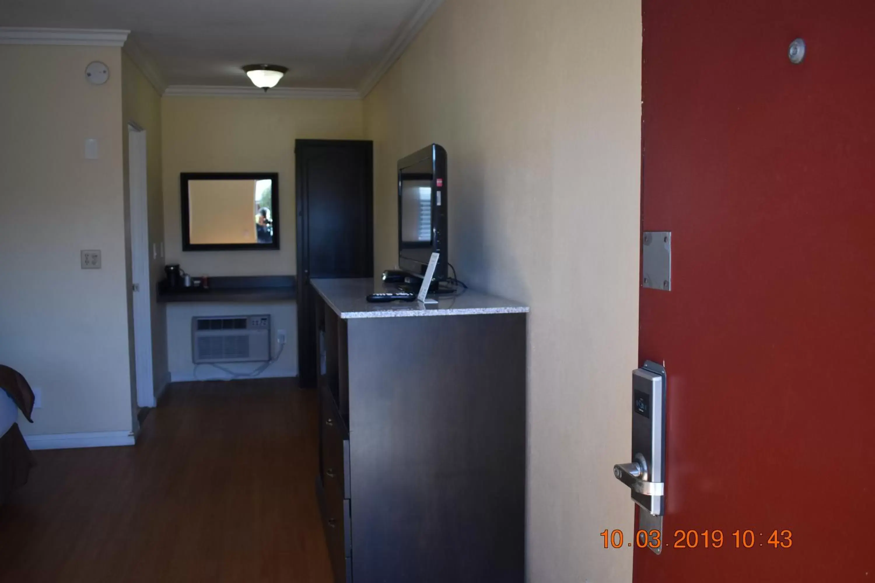 Kitchen/Kitchenette in Rockview Inn and Suites