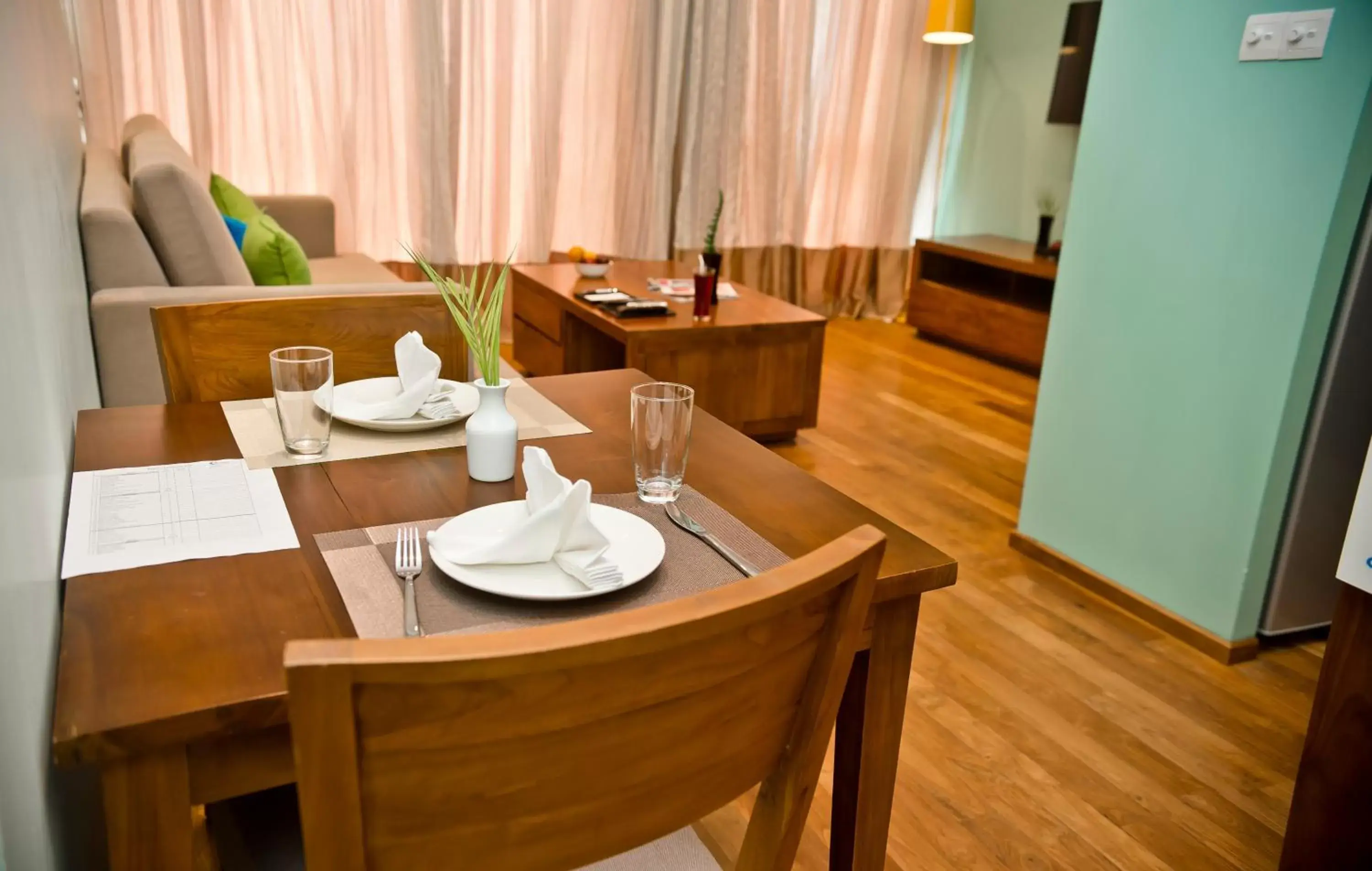 Seating area, Restaurant/Places to Eat in Ocean Edge Suites & Hotel Colombo