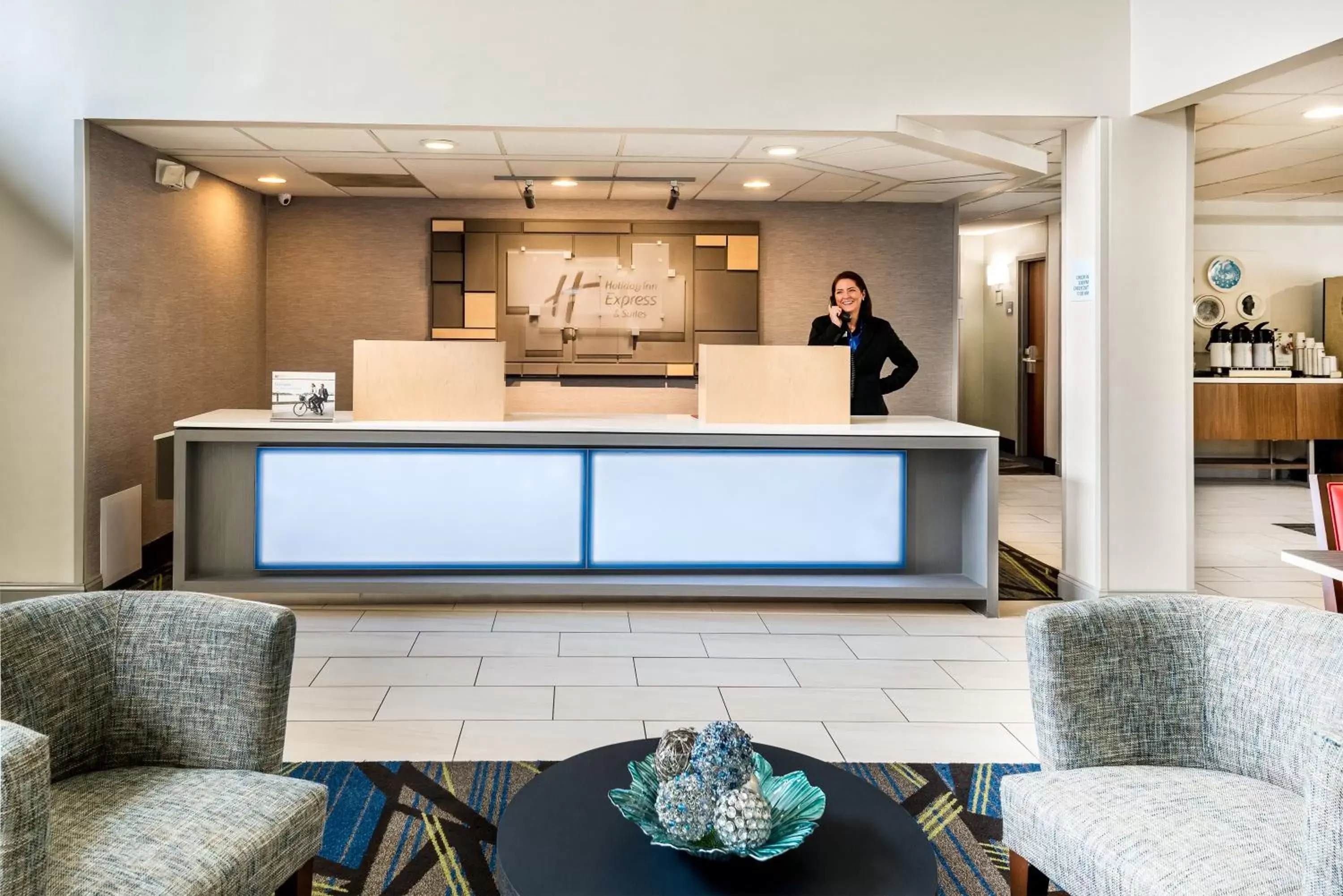 Property building, Lobby/Reception in Holiday Inn Express Hotel & Suites Charlotte Airport-Belmont, an IHG Hotel