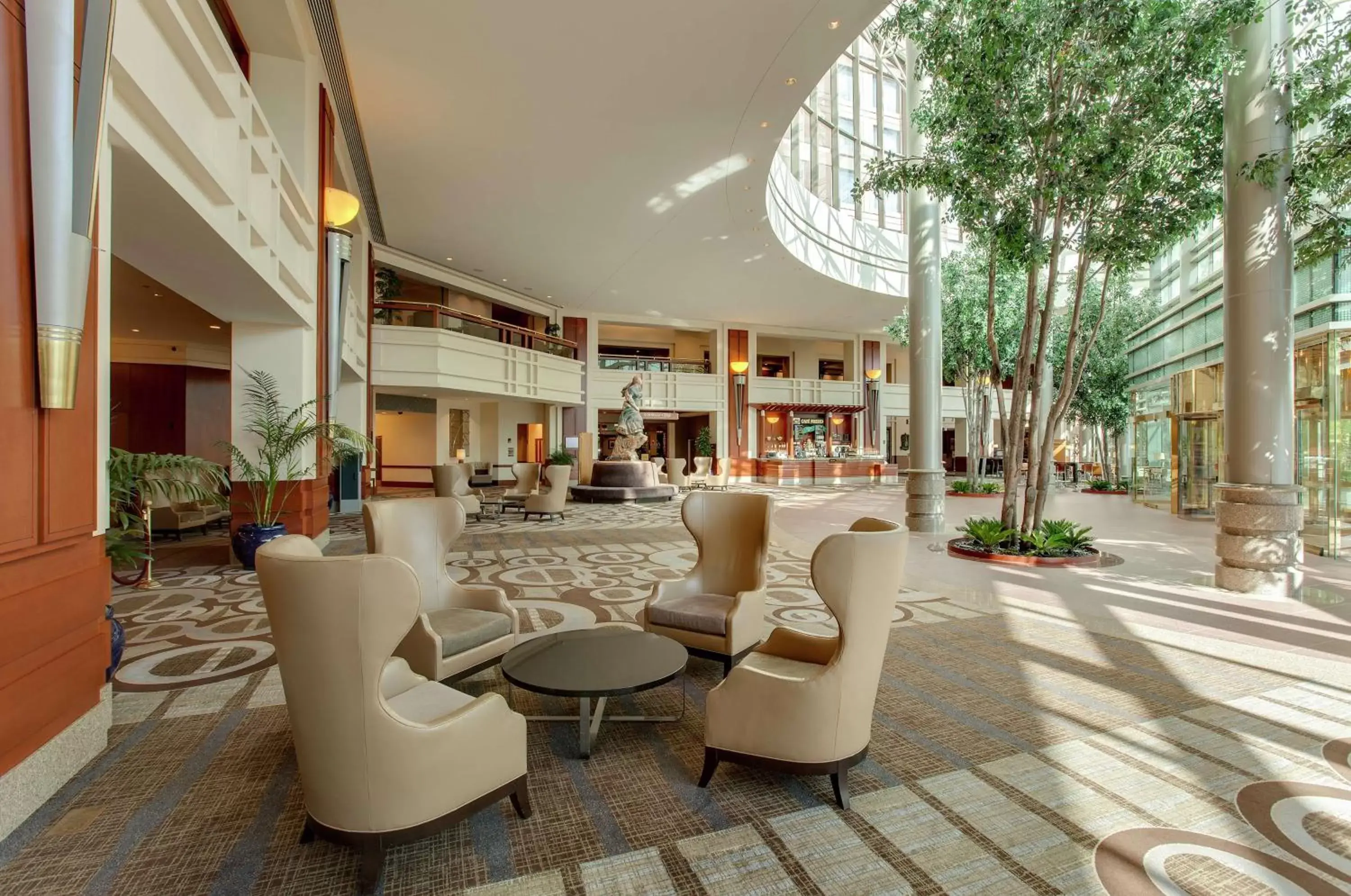 Lobby or reception, Restaurant/Places to Eat in Hilton Boston Logan Airport