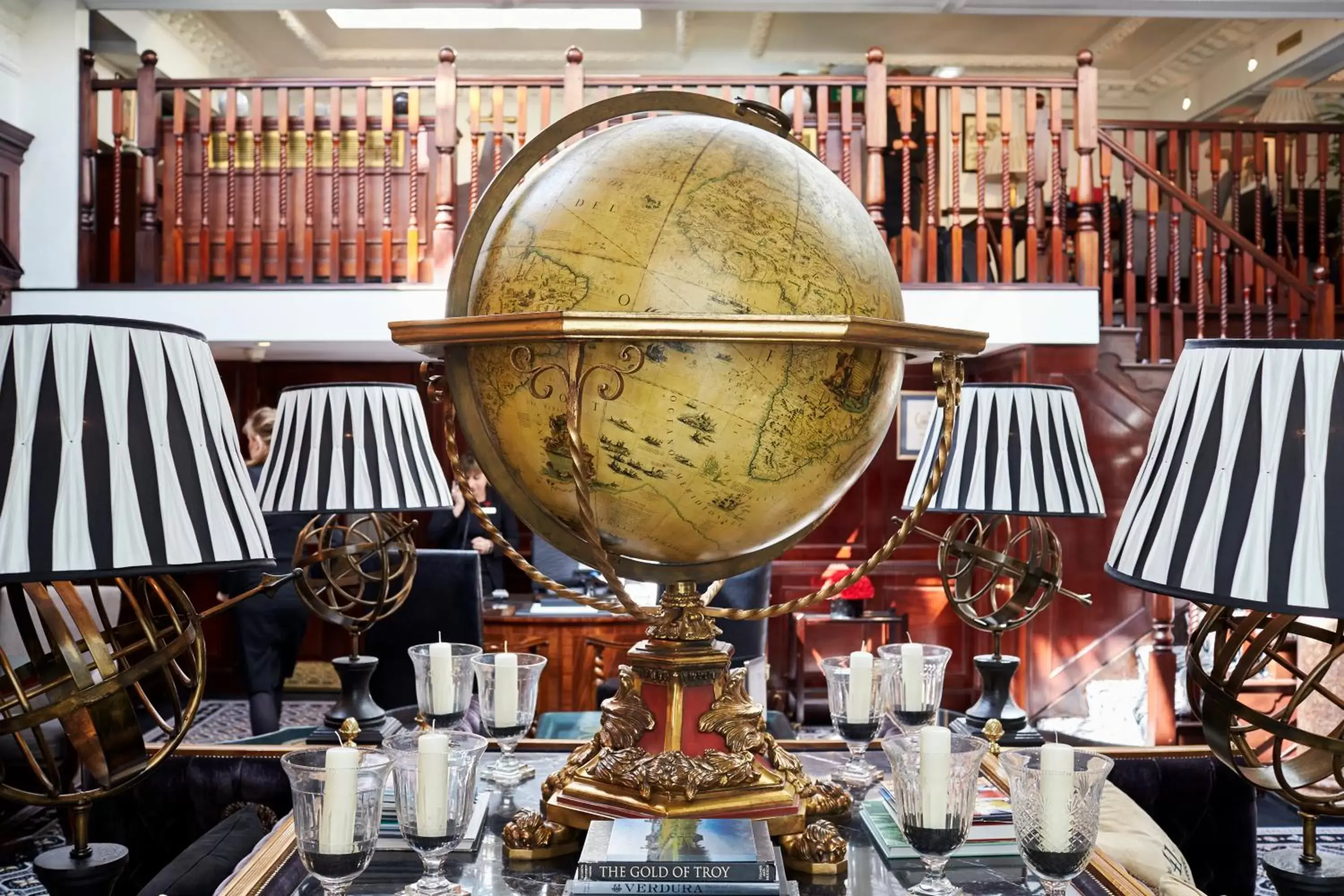 Lounge or bar in 41 Lounge or bar in 41