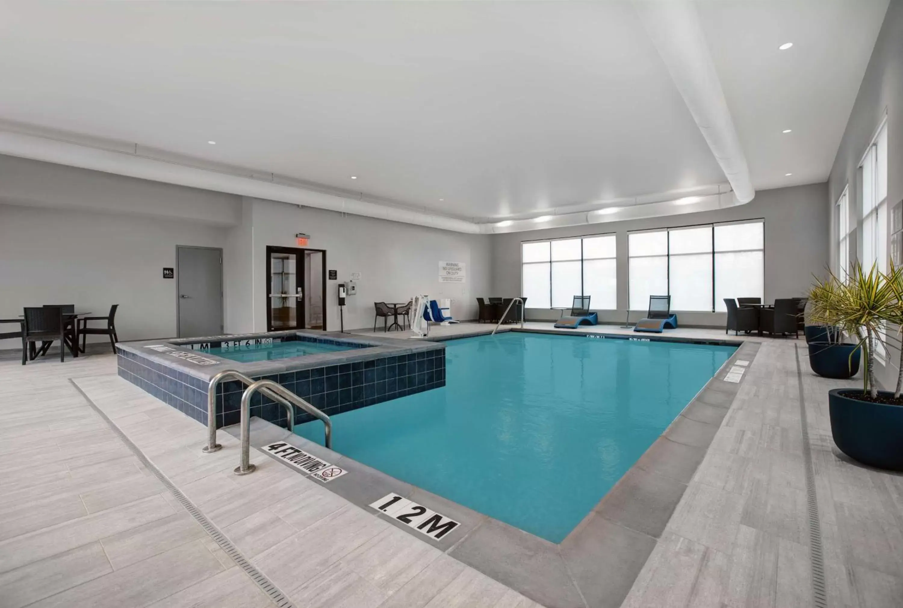 Pool view, Swimming Pool in Hampton Inn & Suites Farmers Branch Dallas, Tx