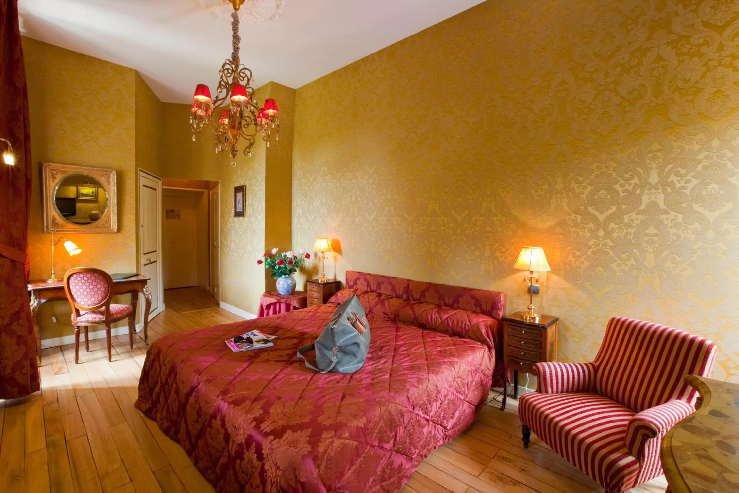 Photo of the whole room, Bed in Château de la Verie