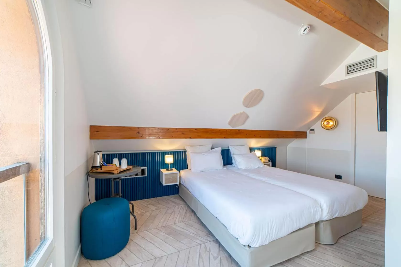 Photo of the whole room, Bed in Hôtel du Palais de l'Isle