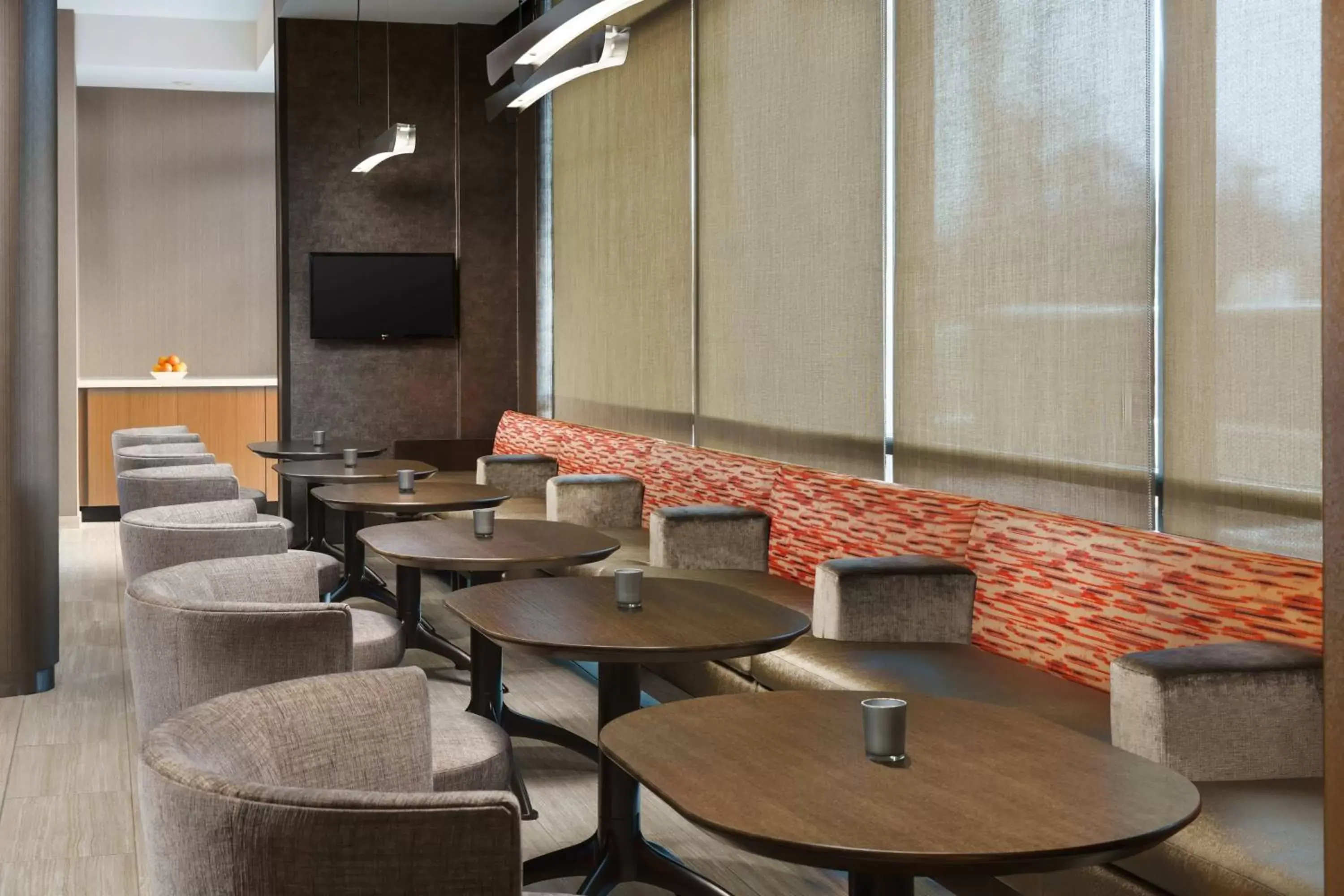 Lobby or reception, Lounge/Bar in SpringHill Suites by Marriott Philadelphia West Chester/Exton