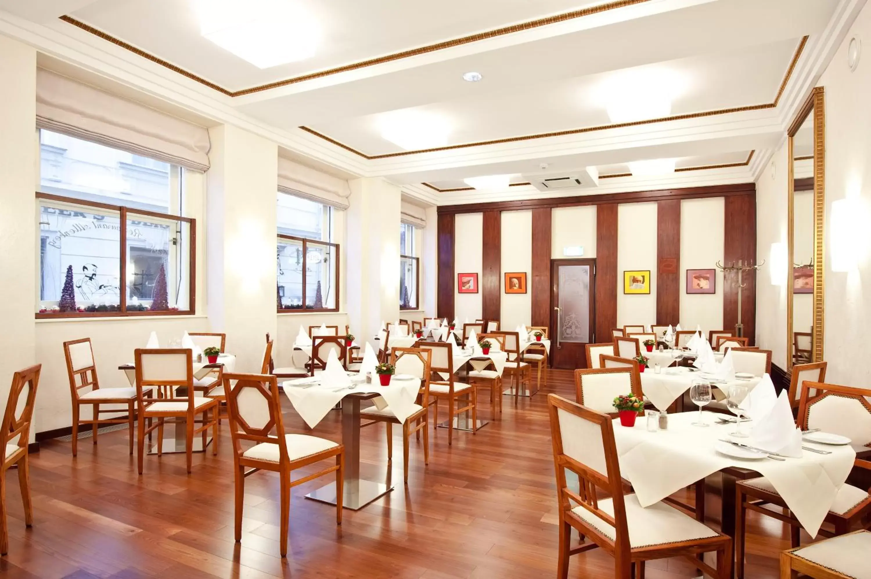 Restaurant/Places to Eat in Graben Hotel