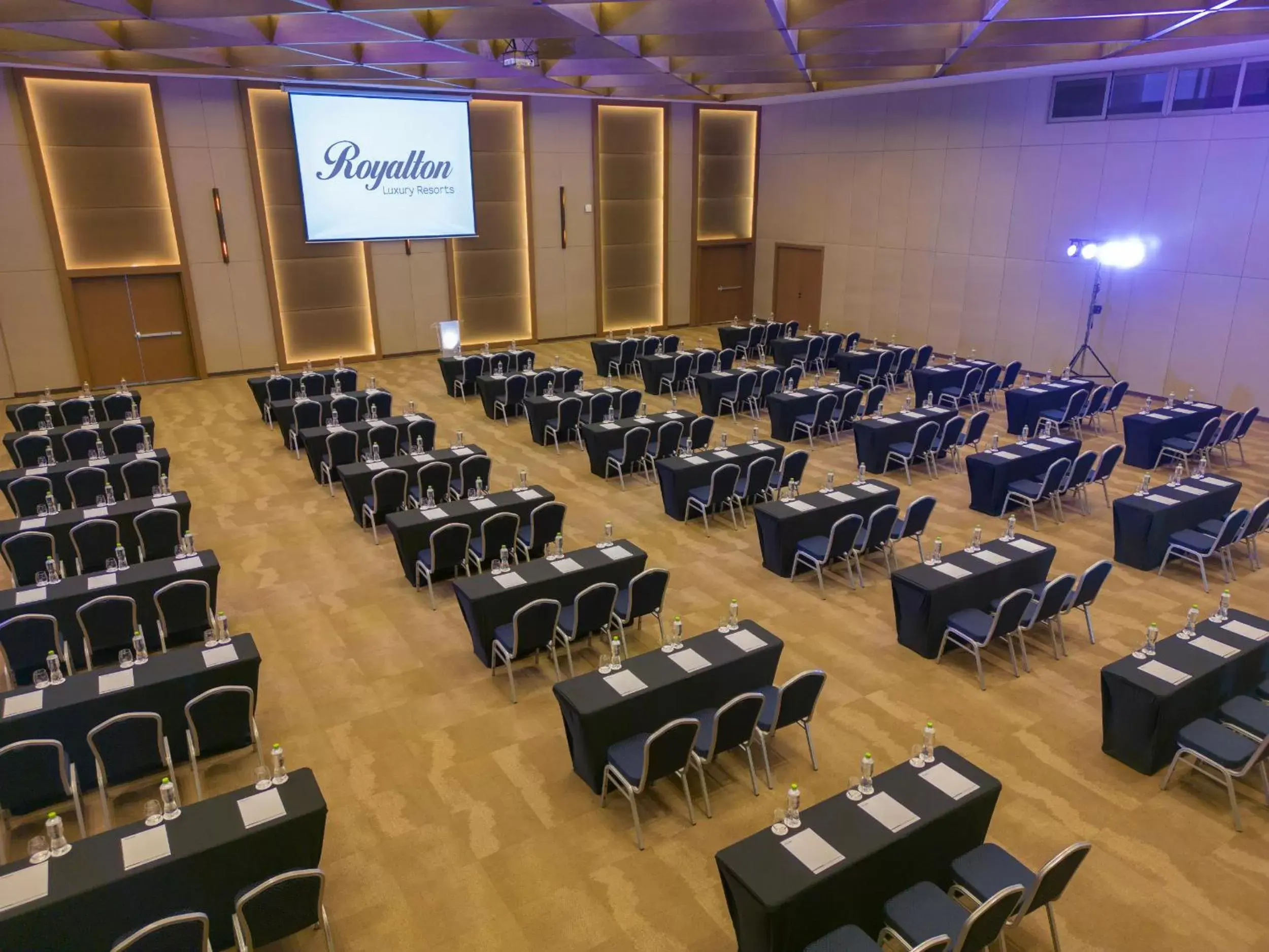 Meeting/conference room in Royalton Splash Riviera Cancun, An Autograph Collection All-Inclusive Resort