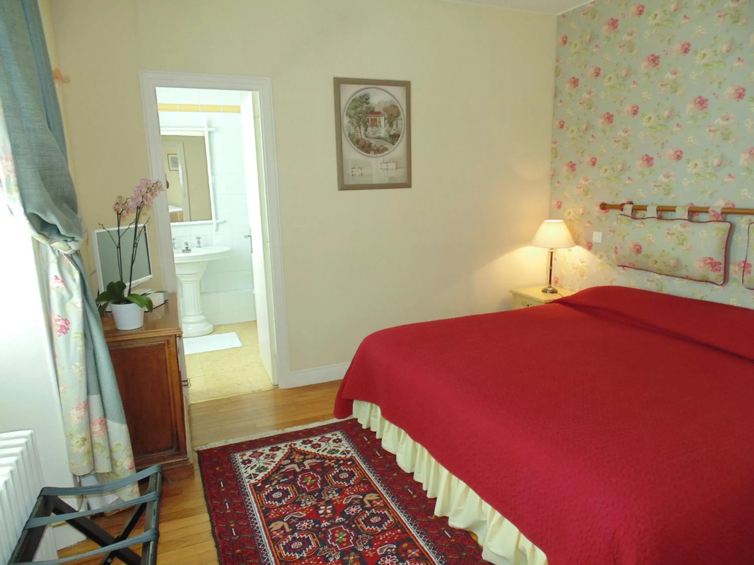 Bedroom, Bed in Clos Saint Nicolas