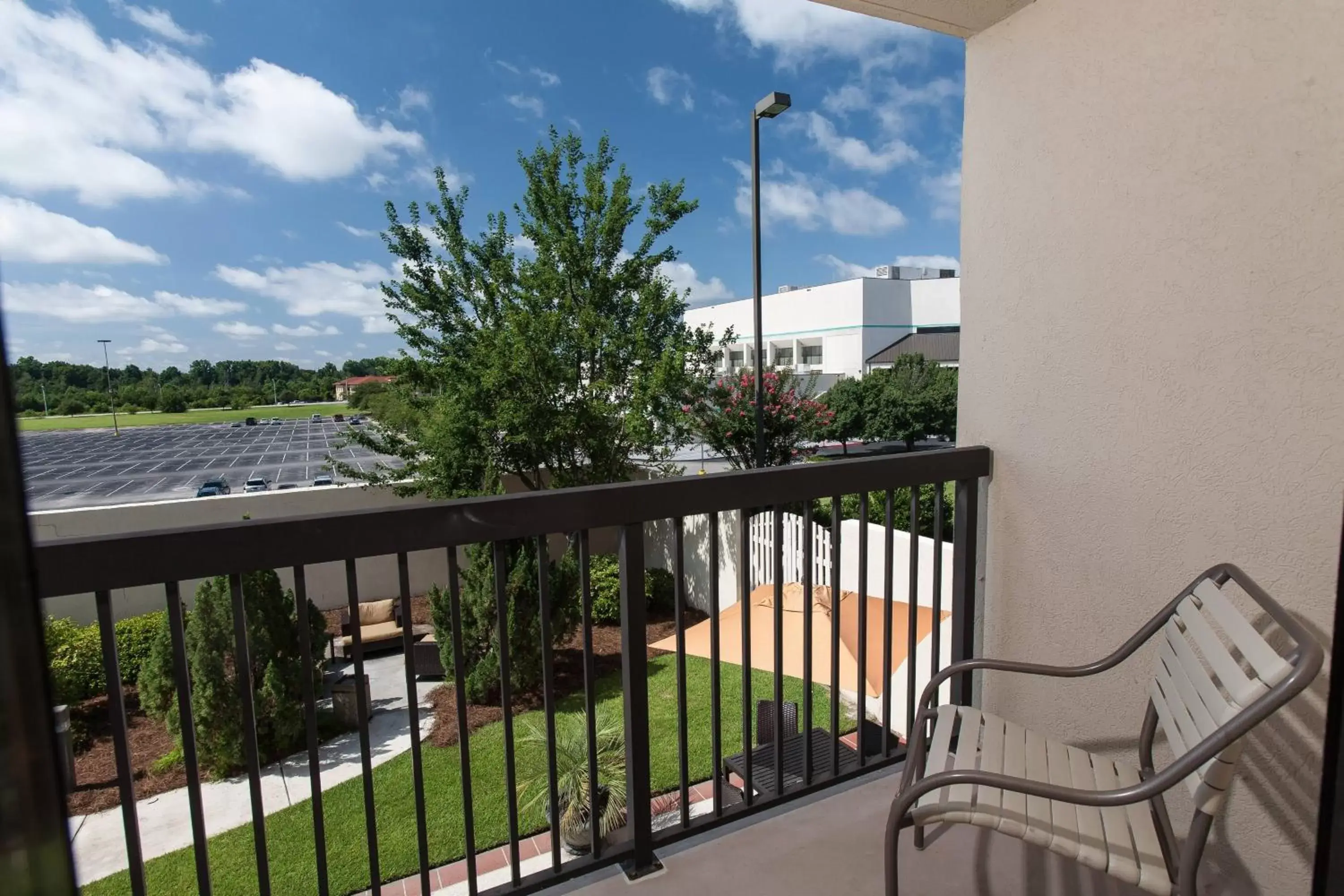 Photo of the whole room in Courtyard Florence South Carolina