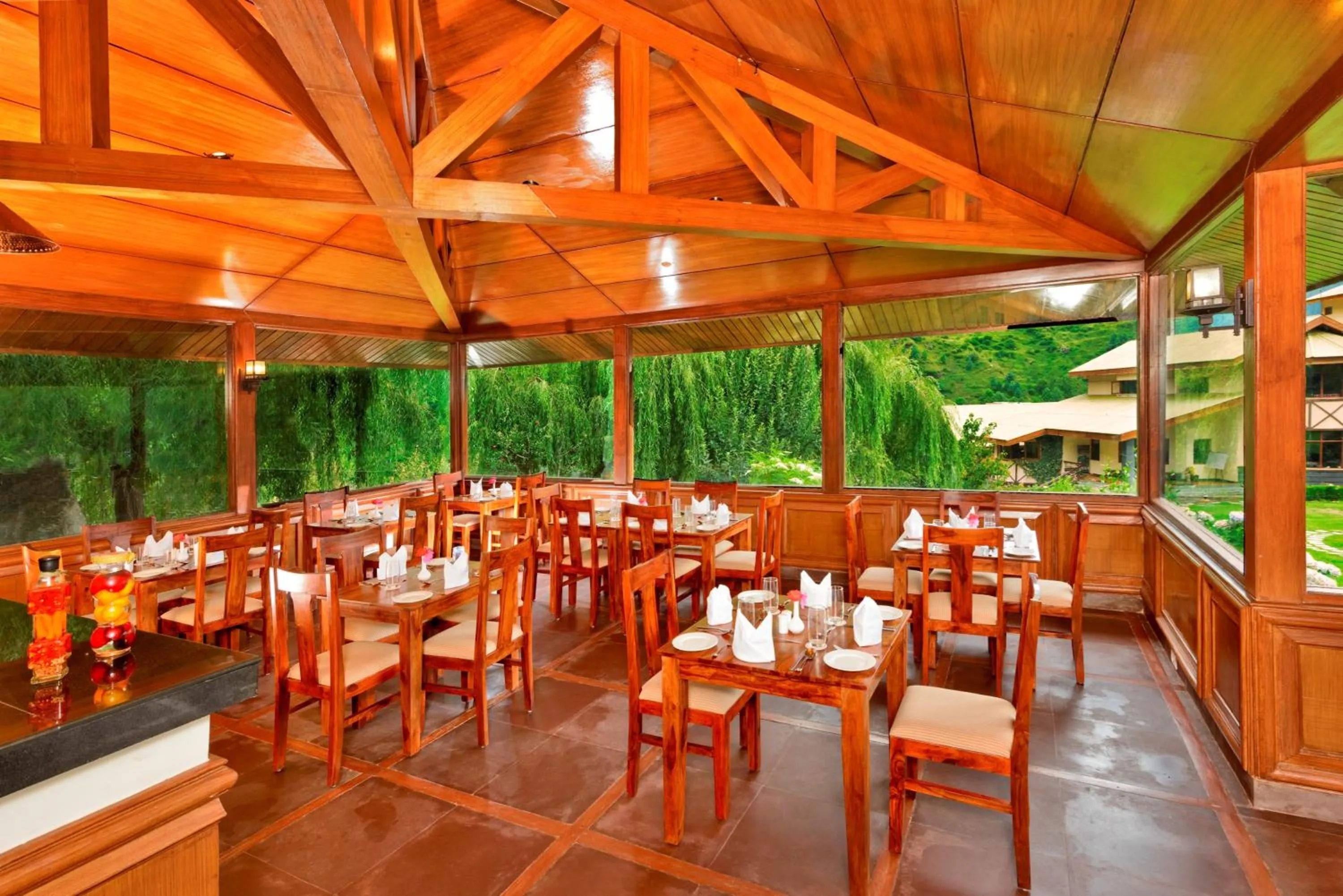 Restaurant/places to eat in Solang Valley Resort