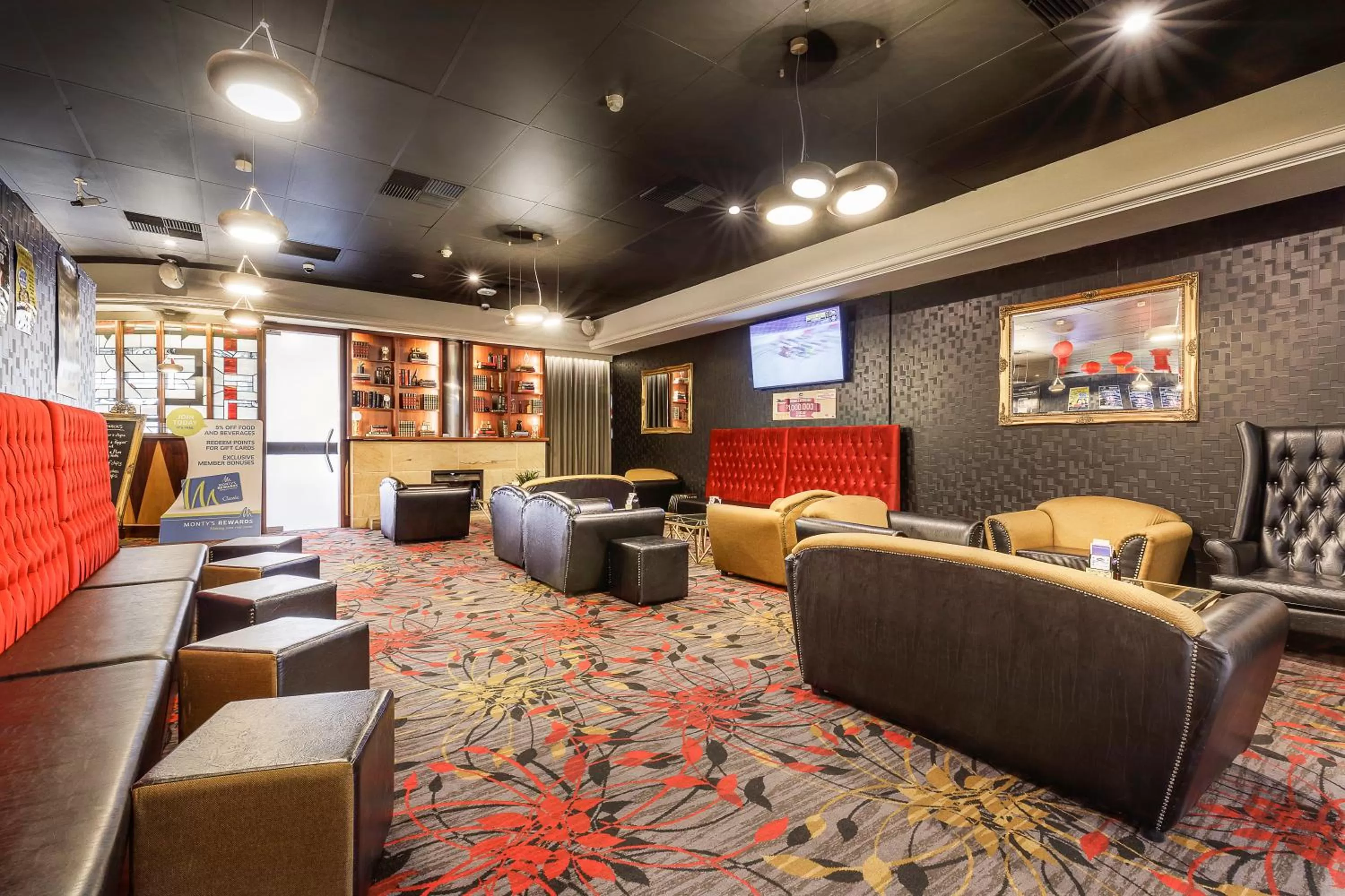 Lobby or reception in Nightcap at Findon Hotel