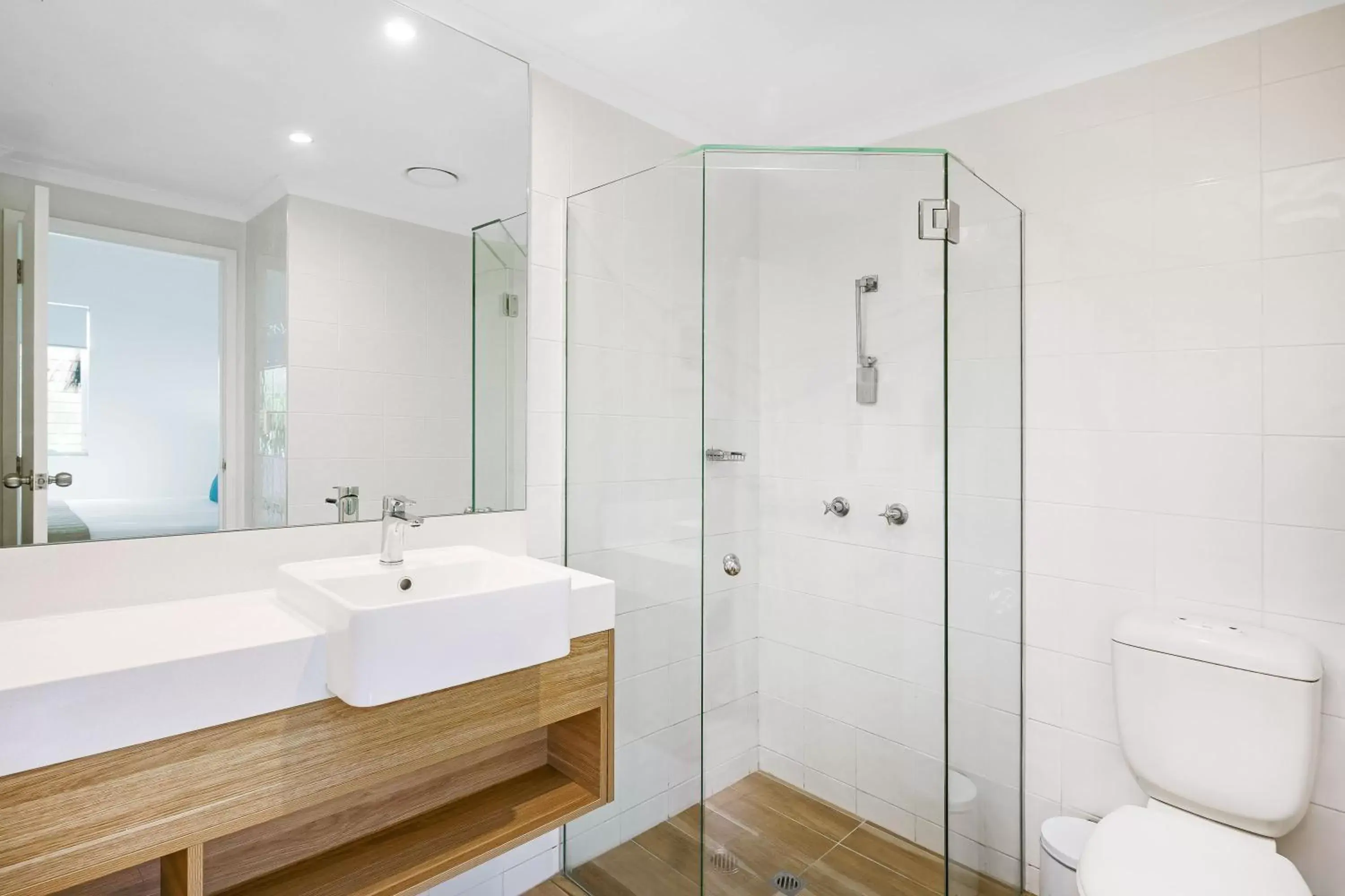 Shower, Bathroom in Mantra PortSea