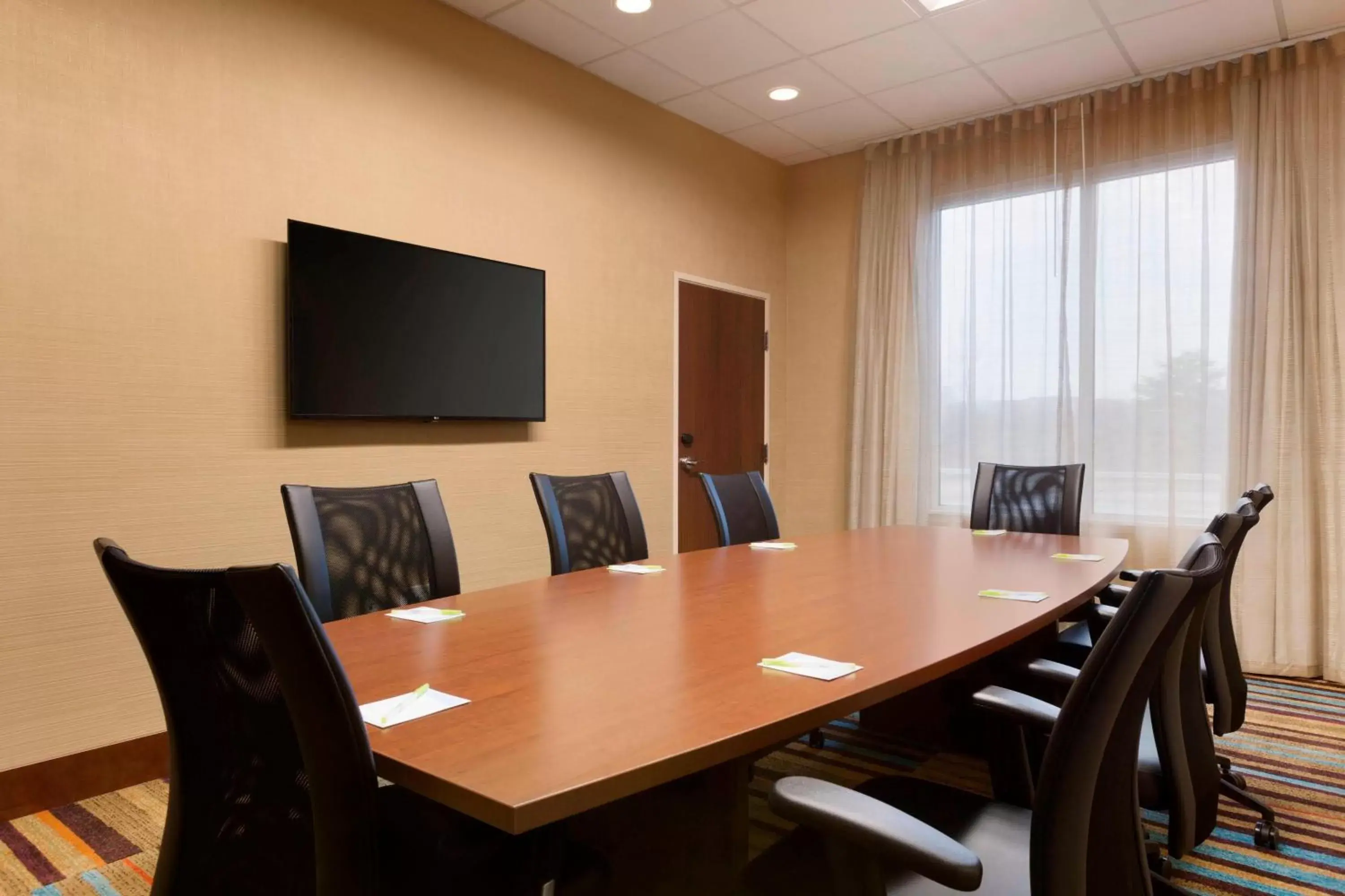 Meeting/conference room in Fairfield Inn & Suites by Marriott Pittsburgh Airport/Robinson Township