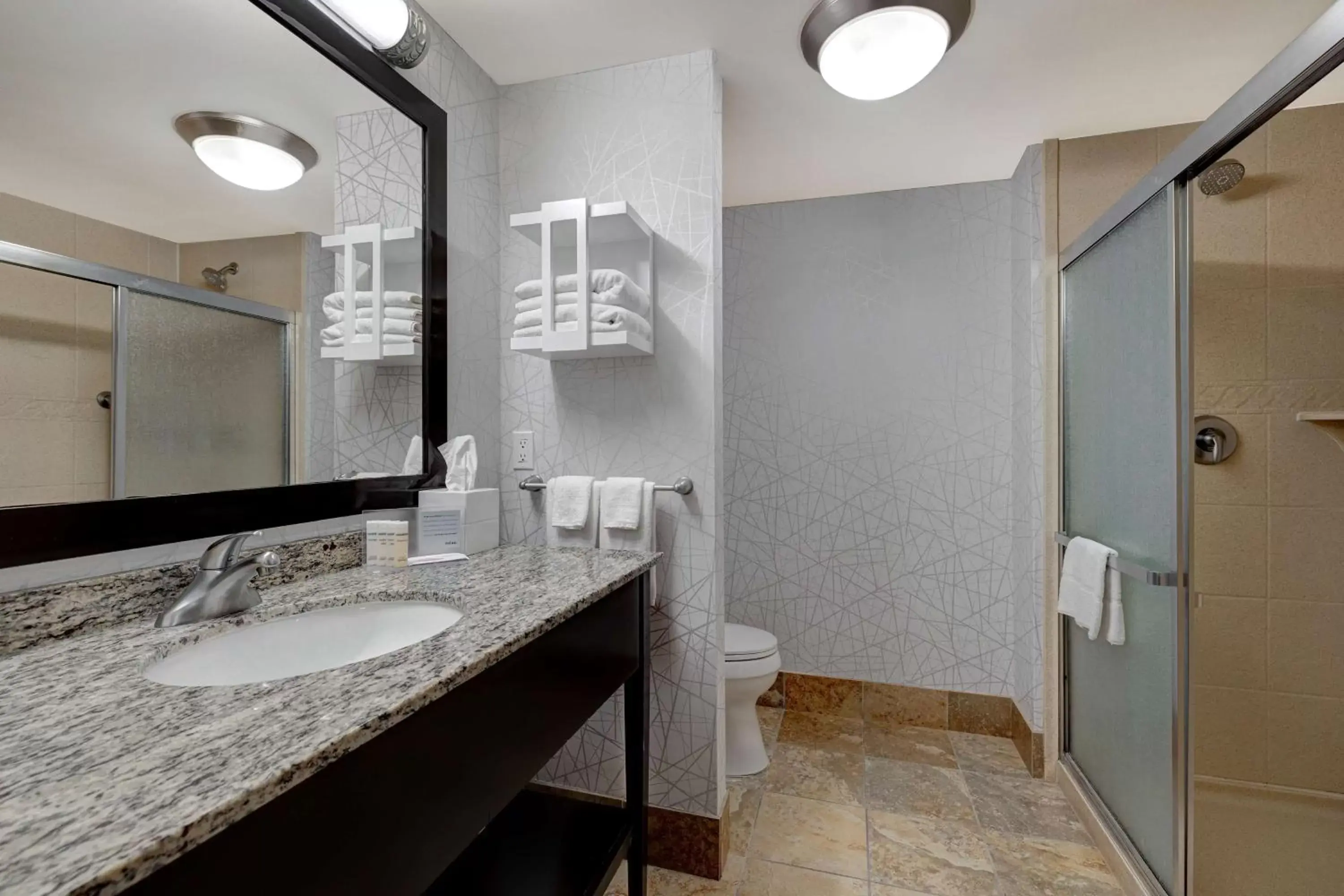 Bathroom in Hampton Inn & Suites Seattle/Federal Way