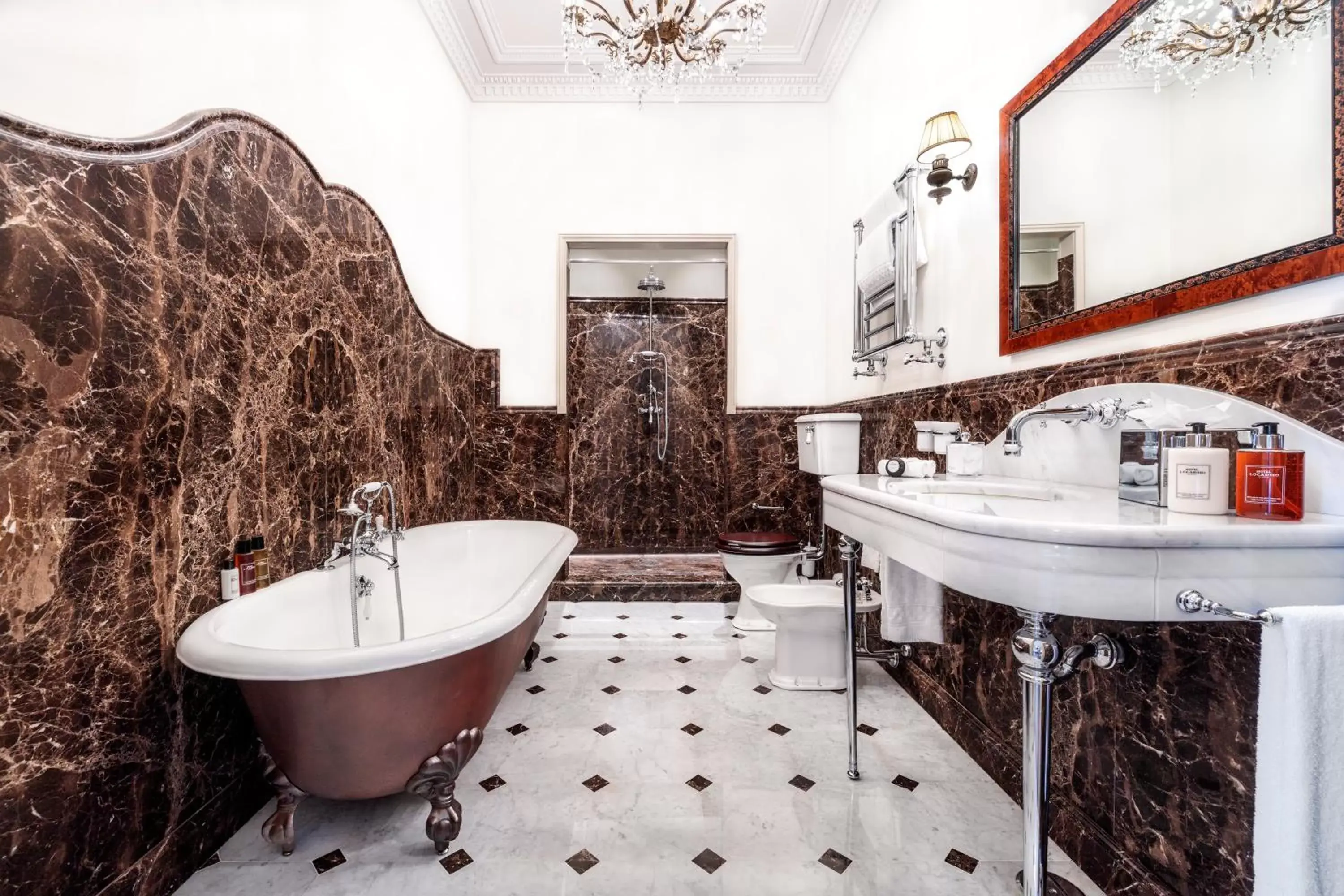 Bathroom in Hotel Locarno