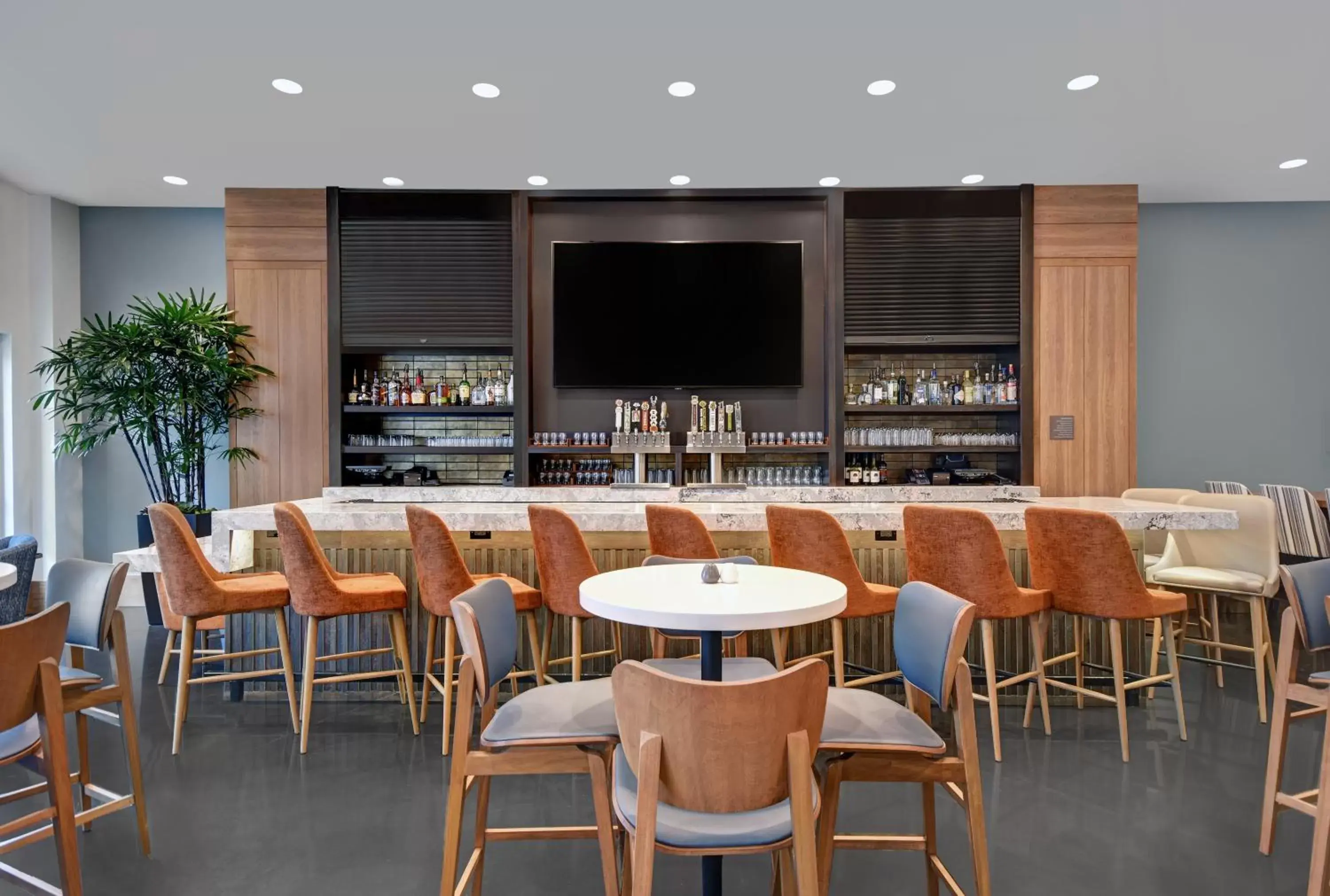 Lounge or bar, Restaurant/Places to Eat in Staybridge Suites - Houston - Galleria Area, an IHG Hotel