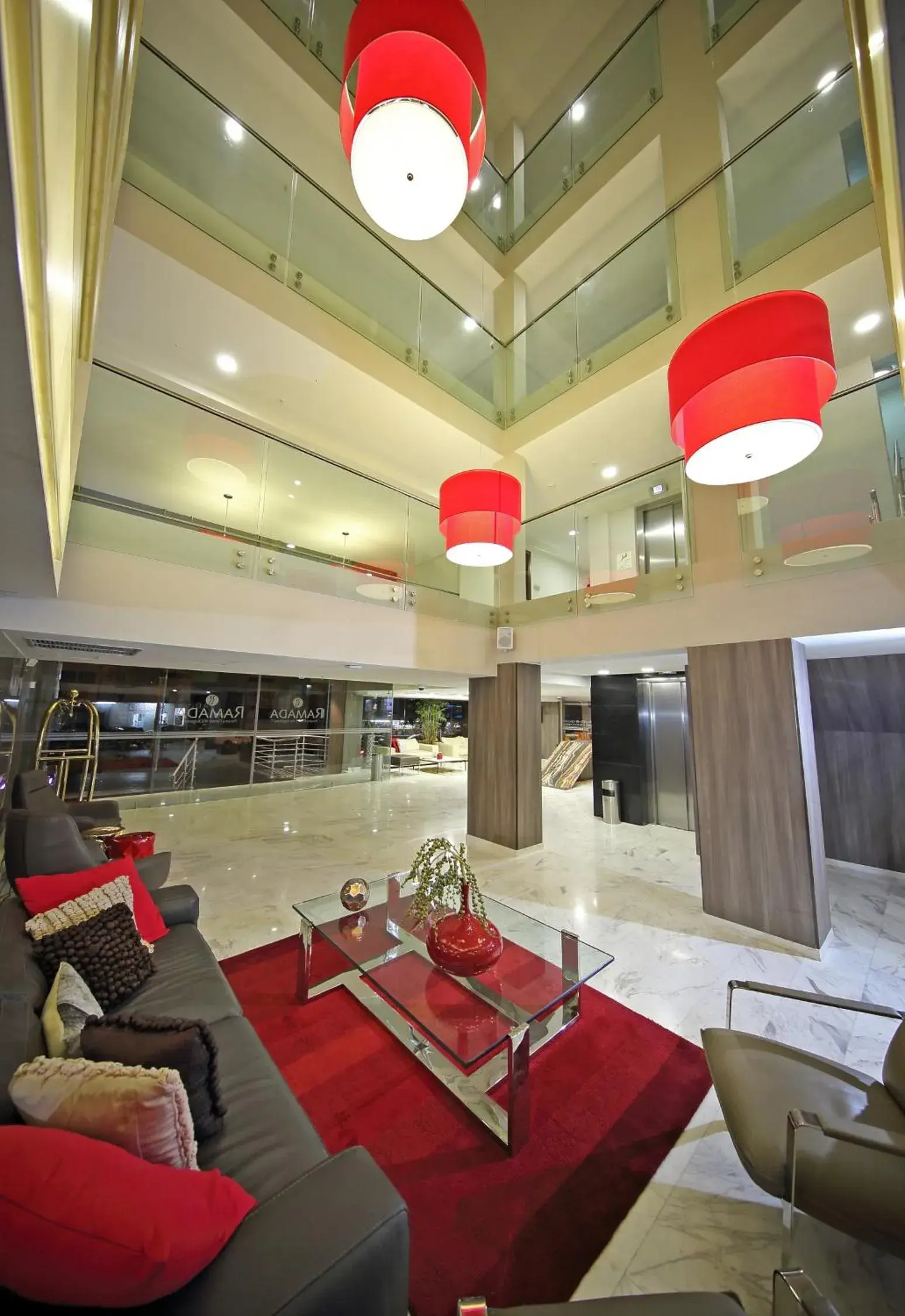 Communal lounge/ TV room, Restaurant/Places to Eat in Ramada Panama Centro via Argentina