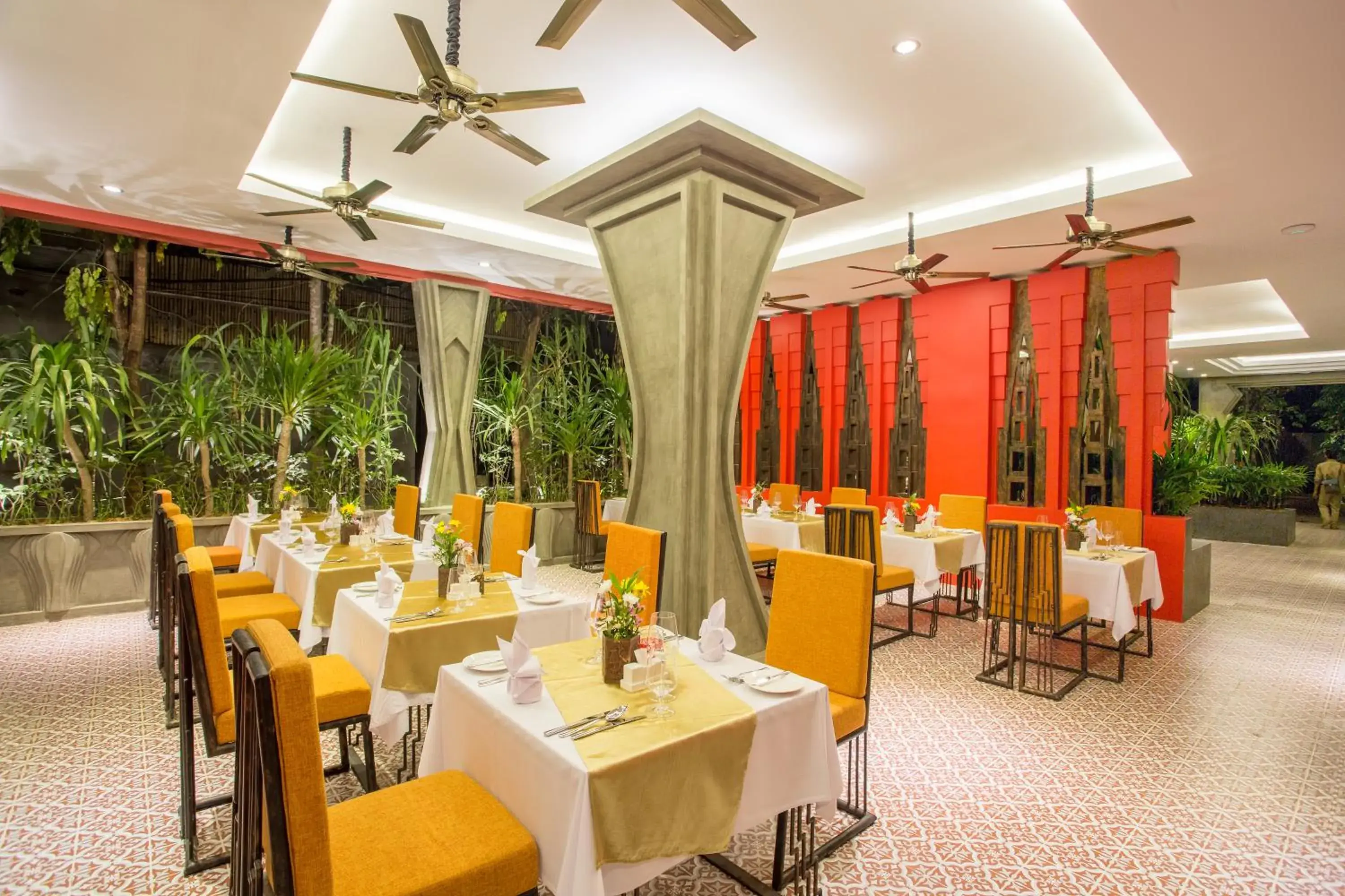 Restaurant/Places to Eat in Golden Temple Villa