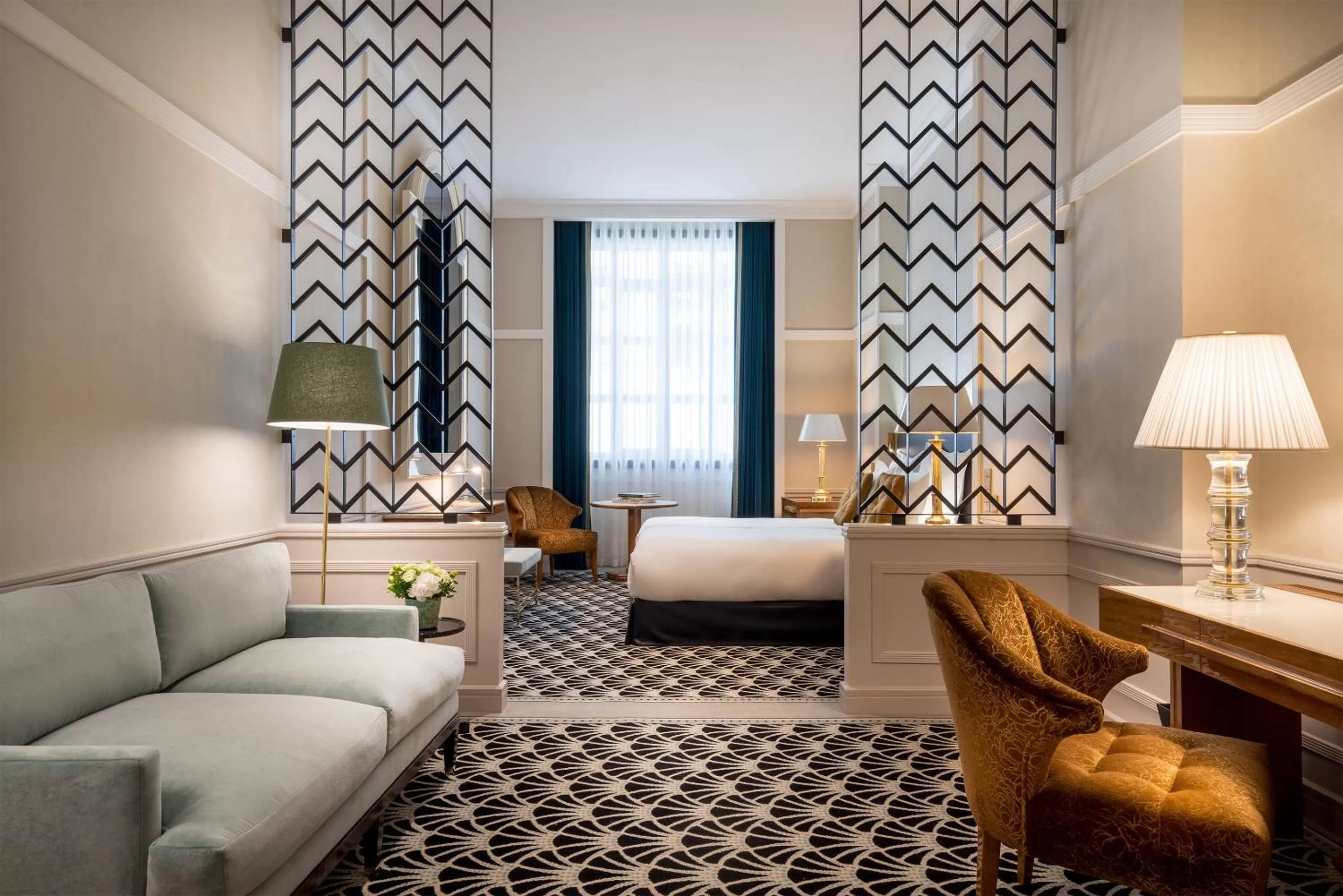 Living room, Bed in Maison Albar - Le Monumental Palace