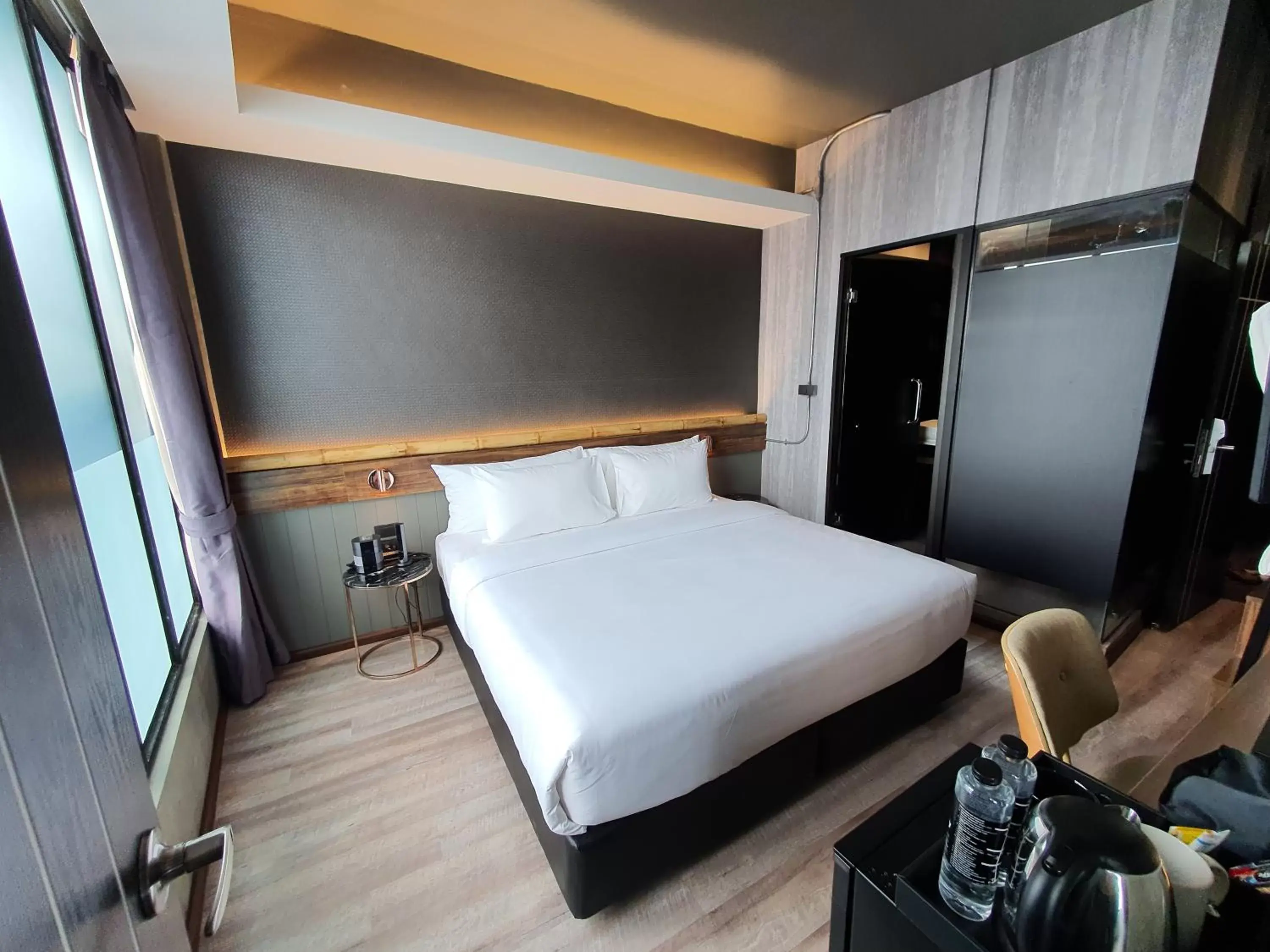 Photo of the whole room, Bed in Hotel Ordinary Bangkok