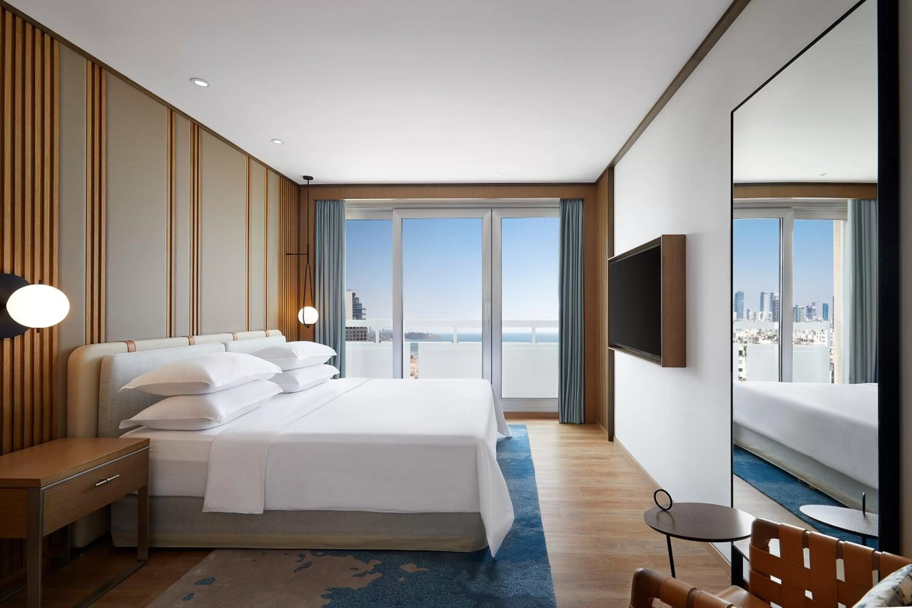 Bedroom, Bed in Sheraton Grand Tel Aviv