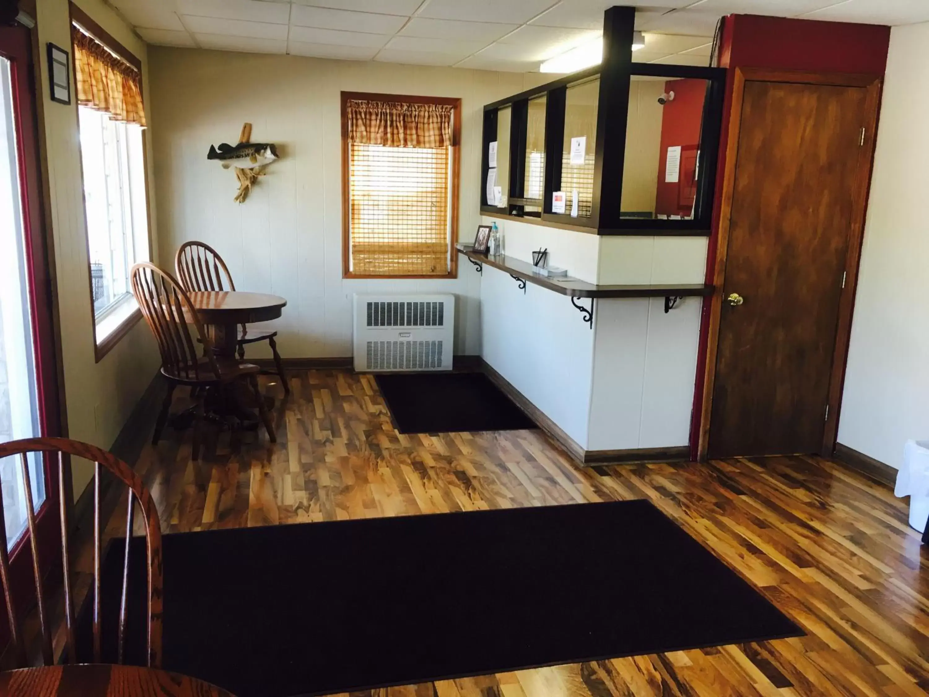 Dining Area in Brown's Motel