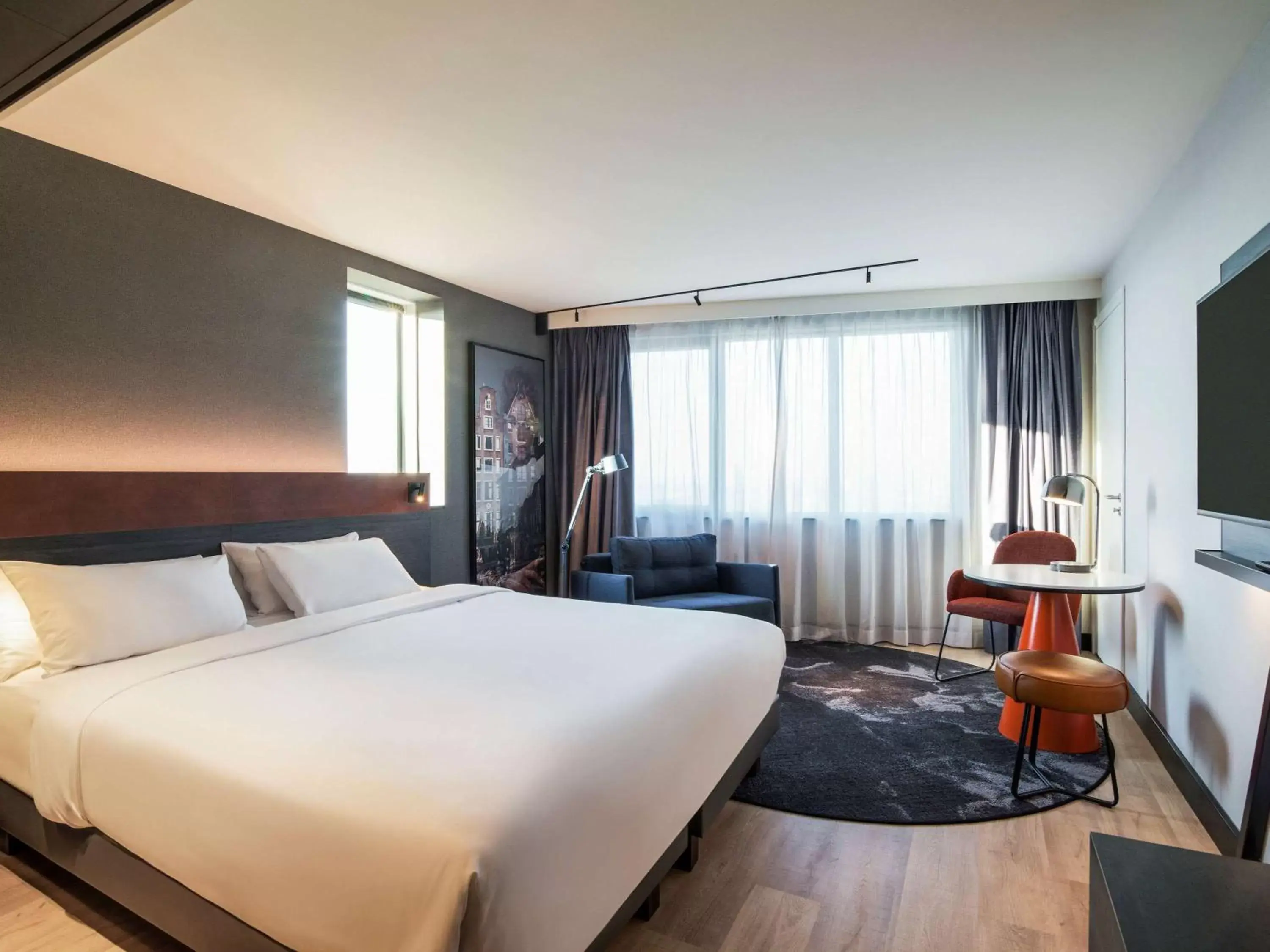 Photo of the whole room, Bed in Mercure Amsterdam City Hotel
