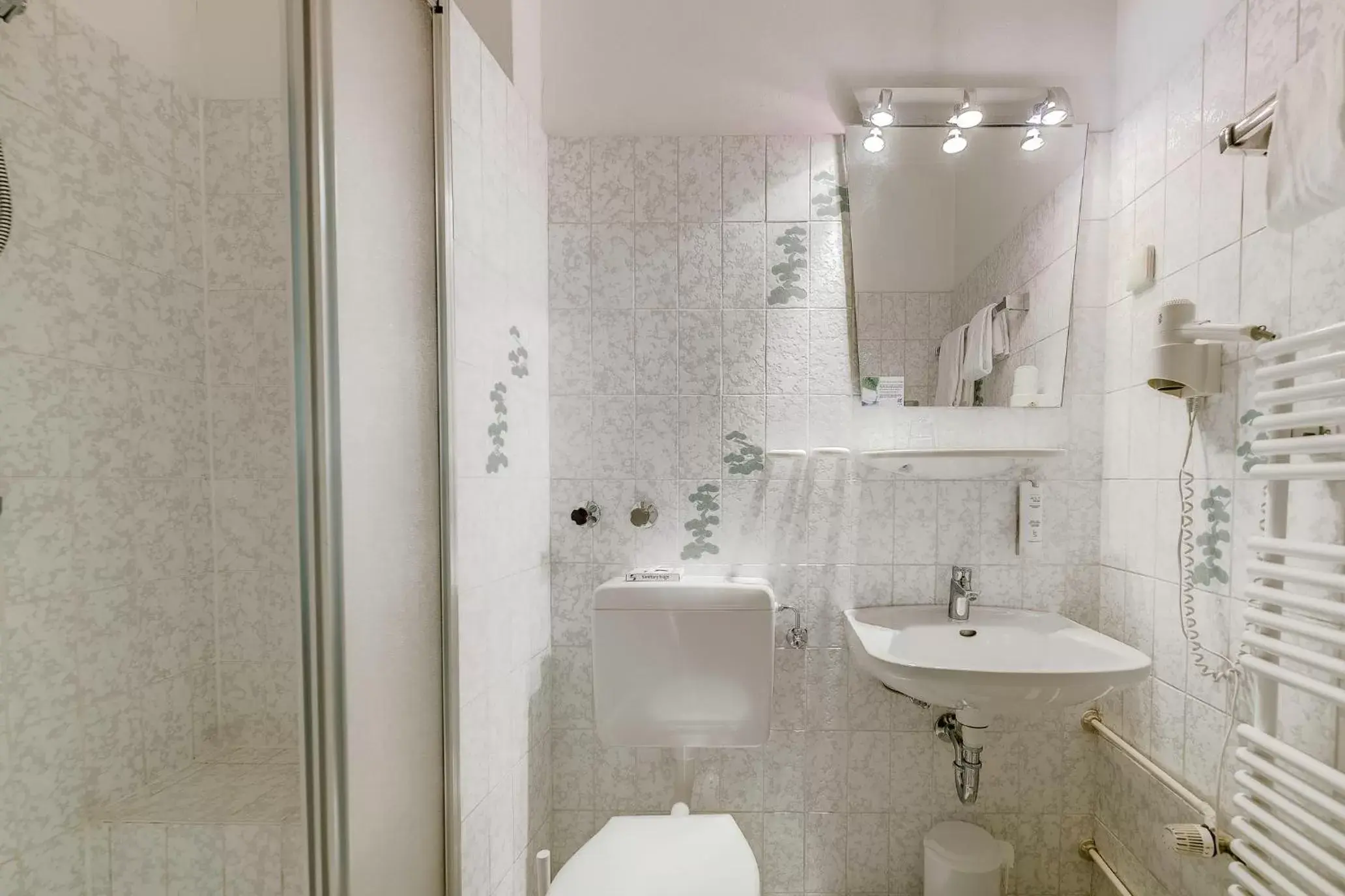 Bathroom in Hotel Hannover Airport by Premiere Classe