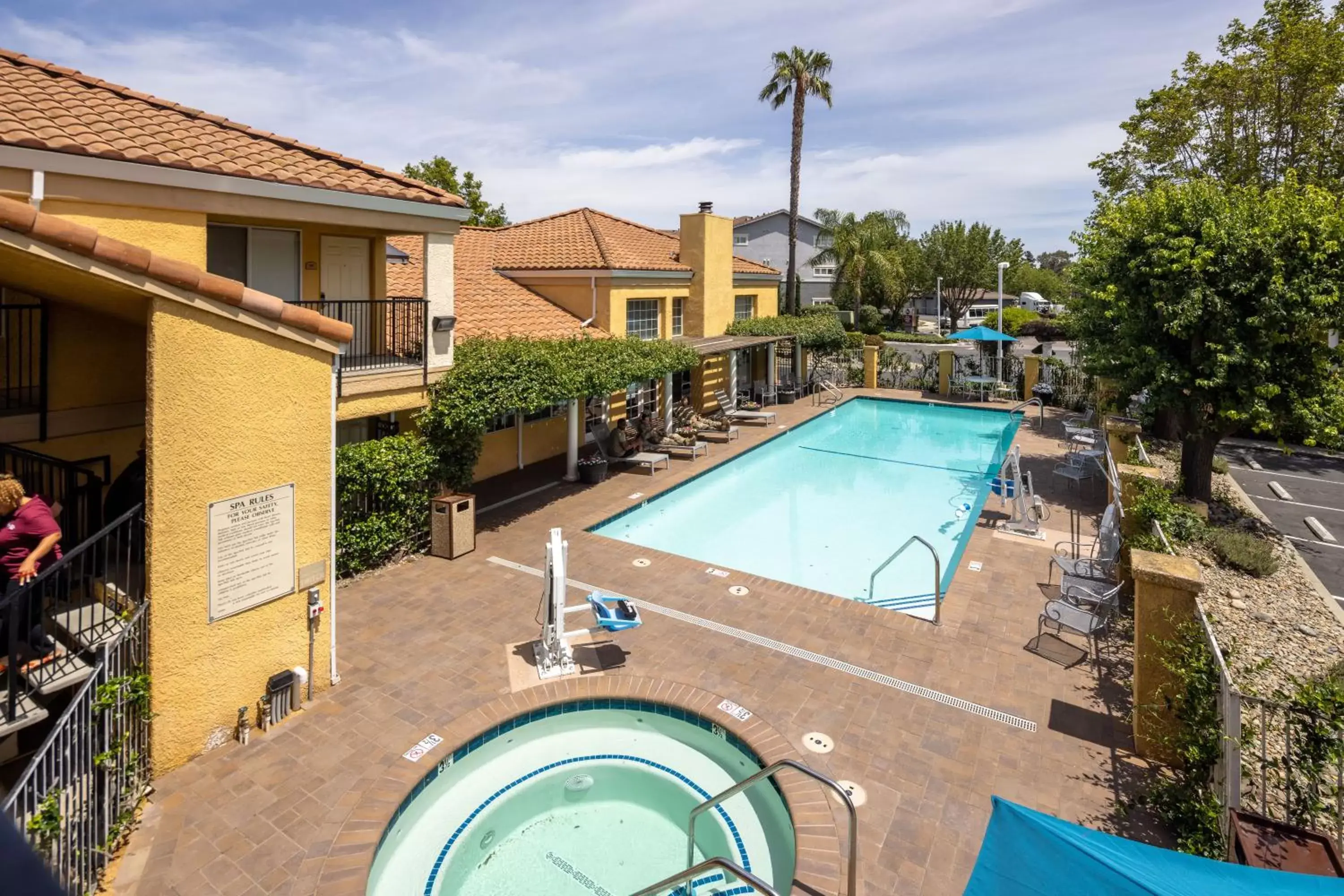 Swimming pool, Pool View in Best Western Plus Dixon Davis