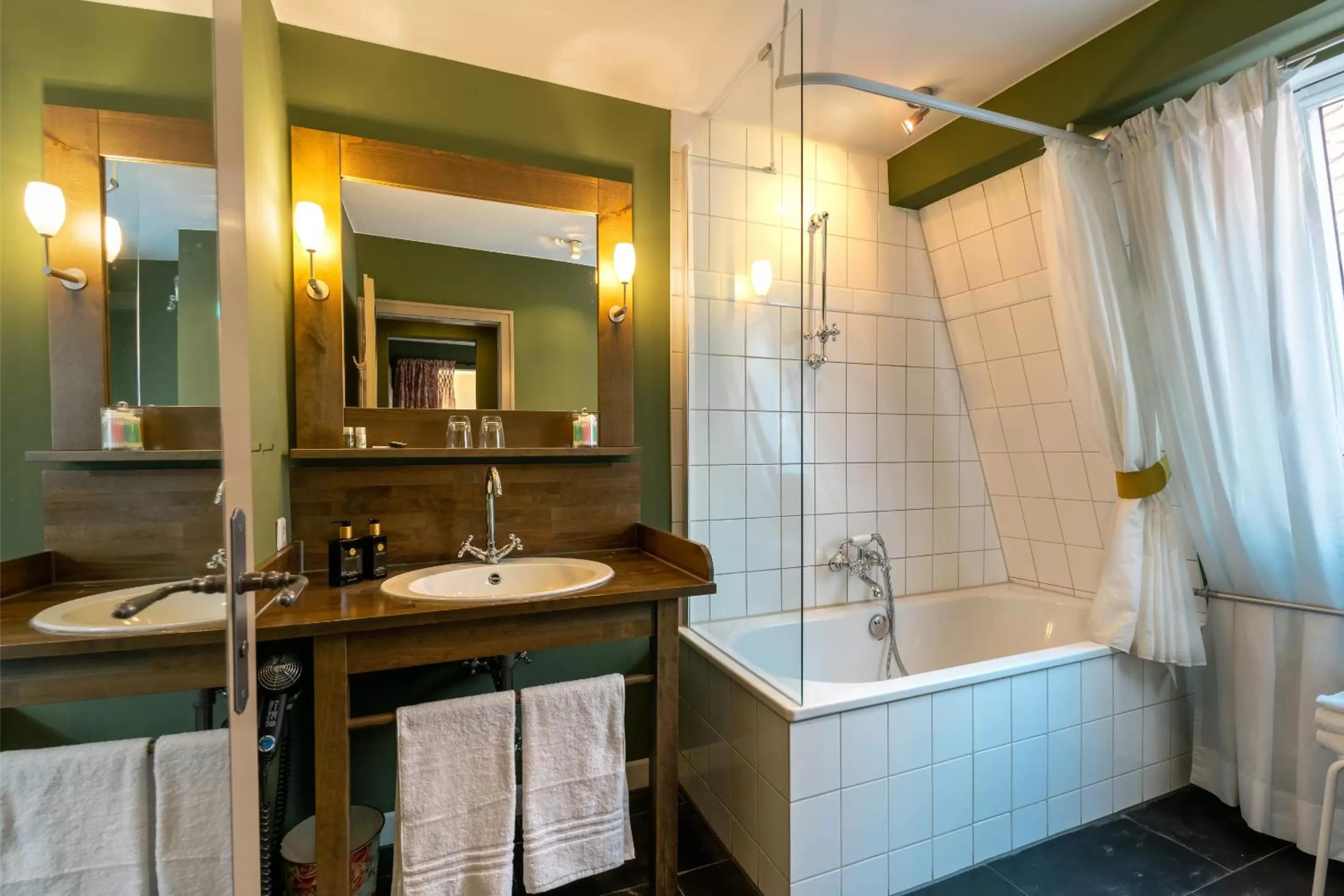 Bathroom in Hotel Schiller