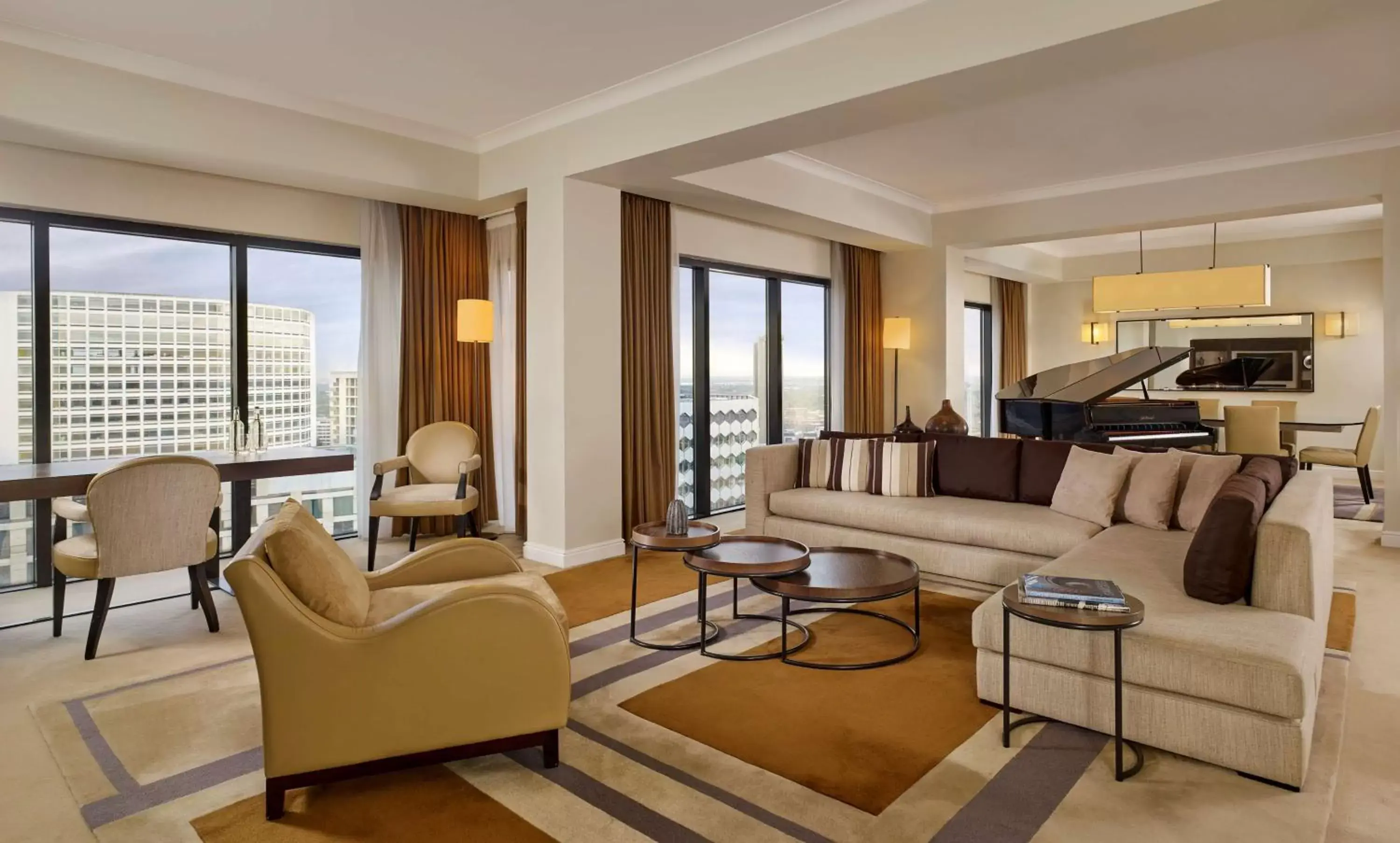 Photo of the whole room, Seating Area in Hyatt Regency Birmingham