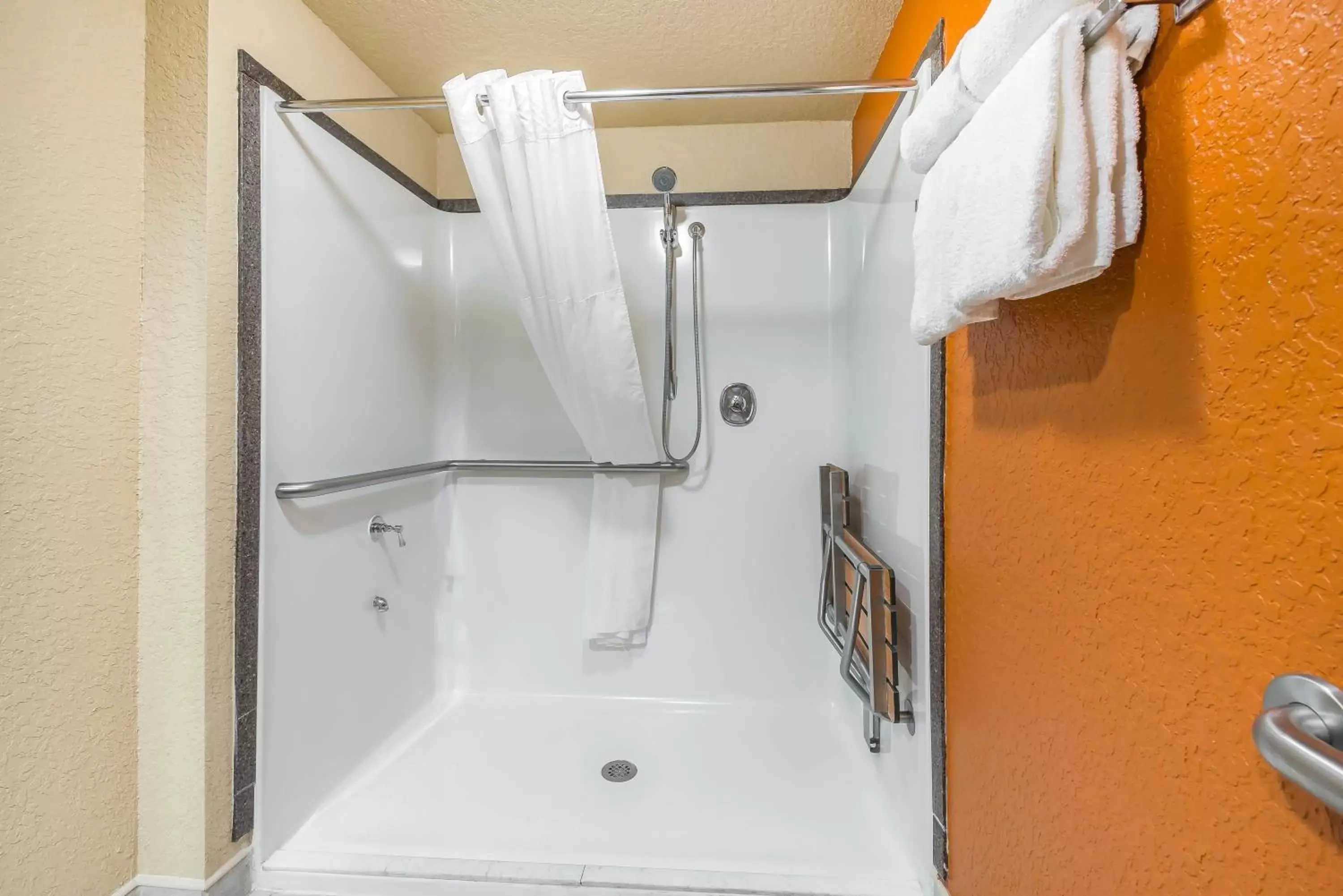 Shower, Bathroom in Sleep Inn & Suites Ocala - Belleview