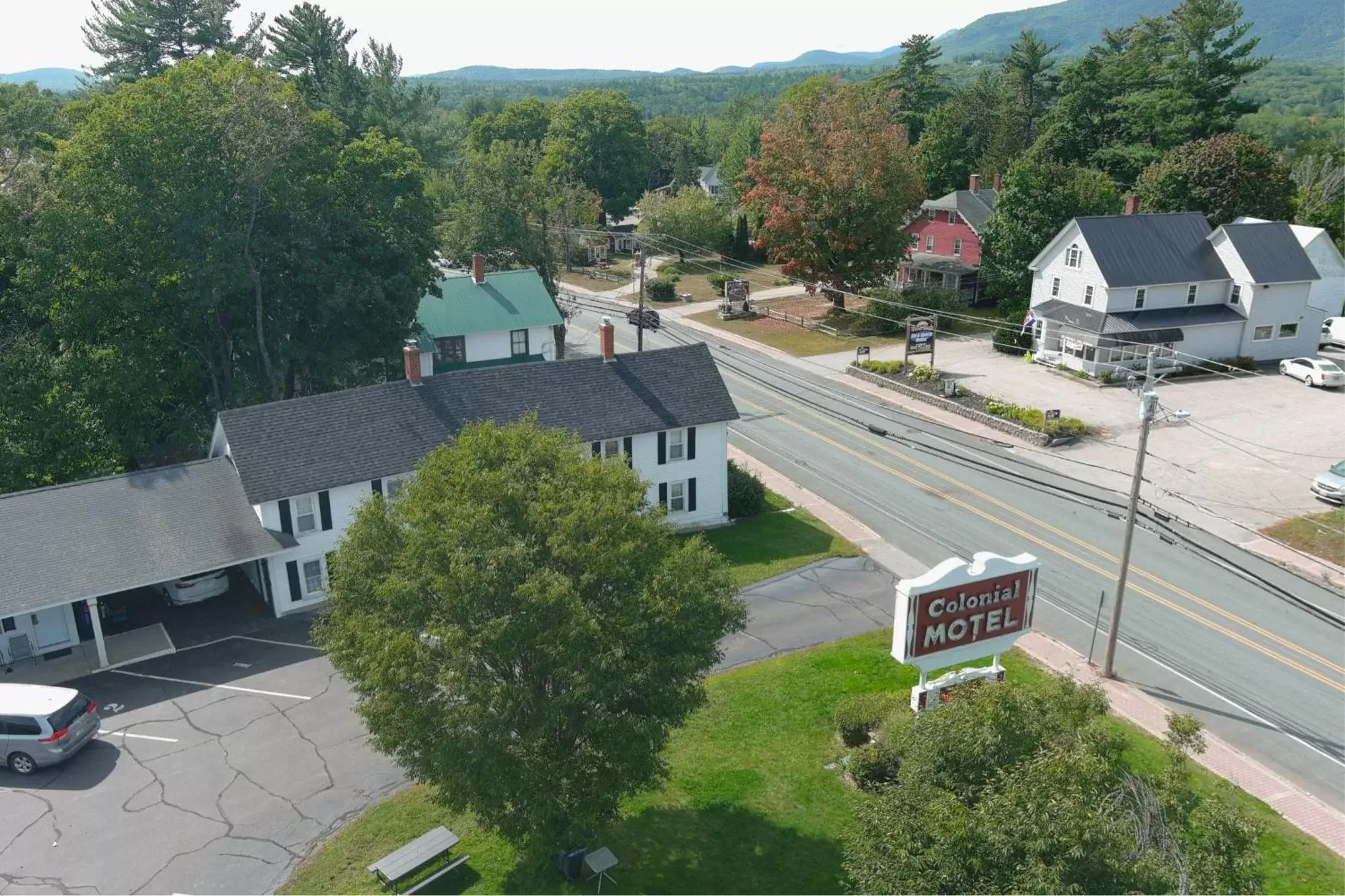 Natural landscape in Colonial Motel