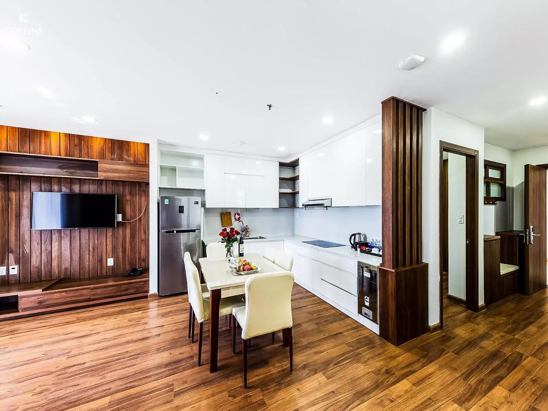 Living room, Kitchen/Kitchenette in Hôtel Colline