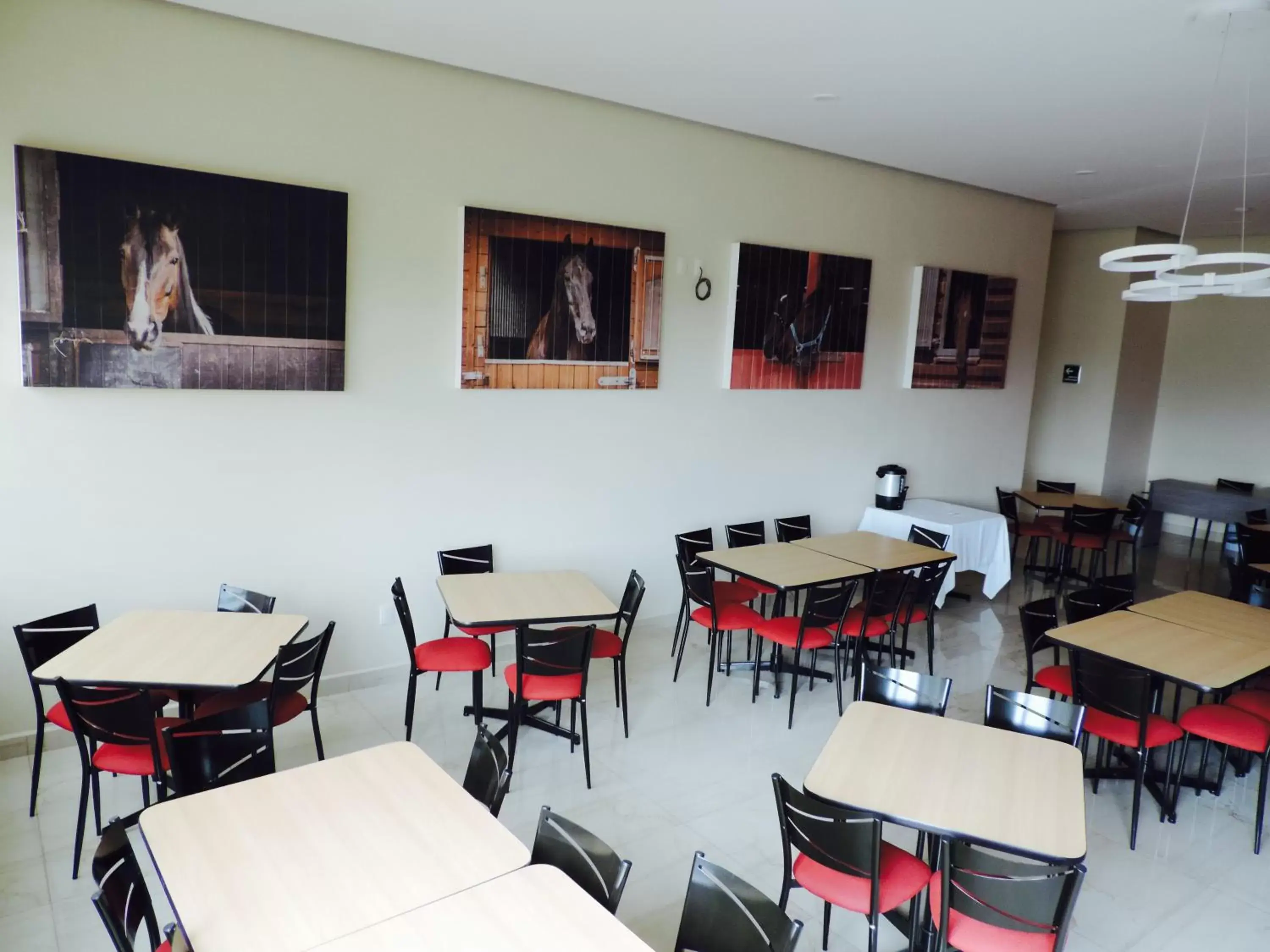 Restaurant/places to eat in Hotel Xcoco Inn Restaurant/places to eat in Hotel Xcoco Inn