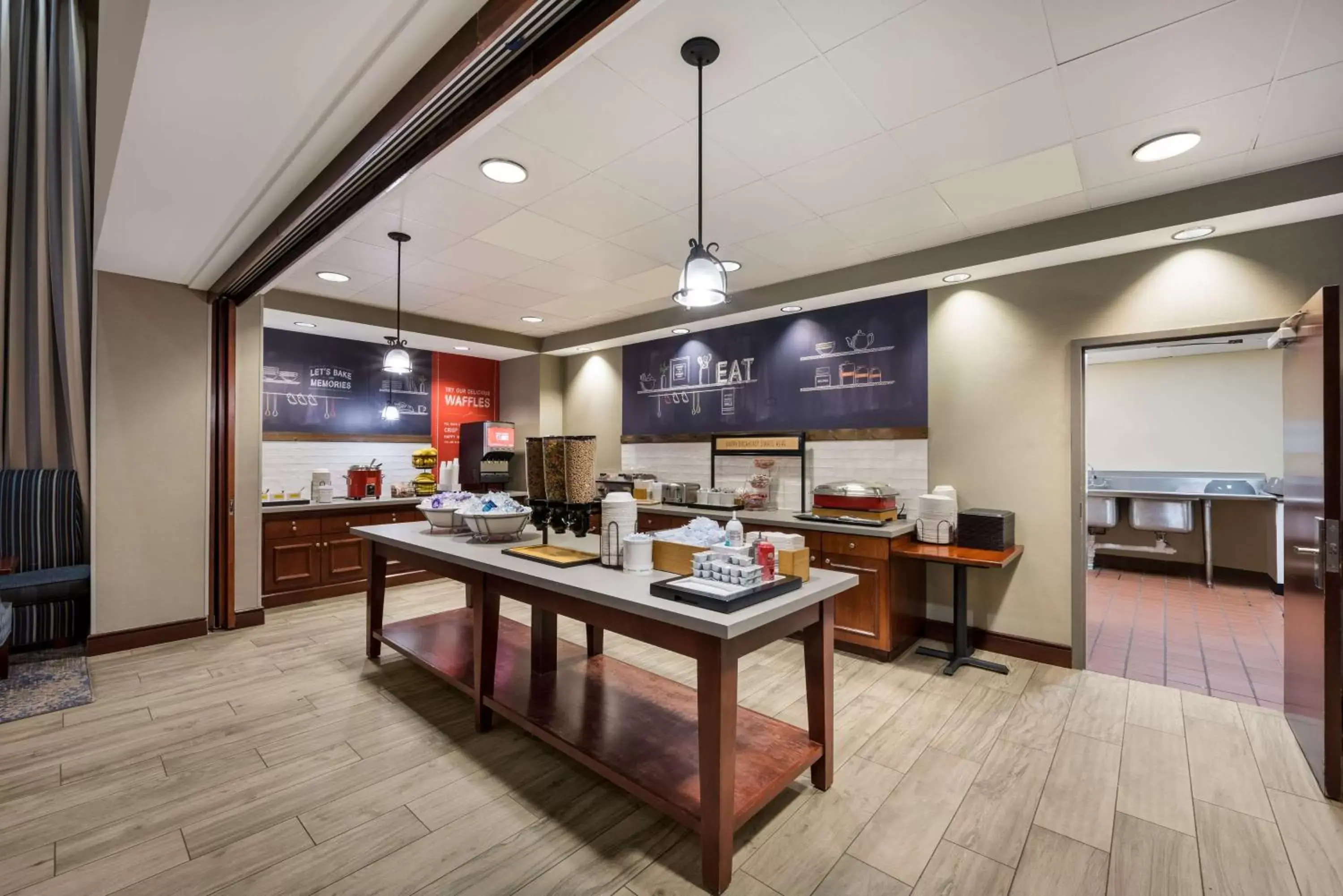 Breakfast, Restaurant/Places to Eat in Hampton Inn and Suites Fredericksburg