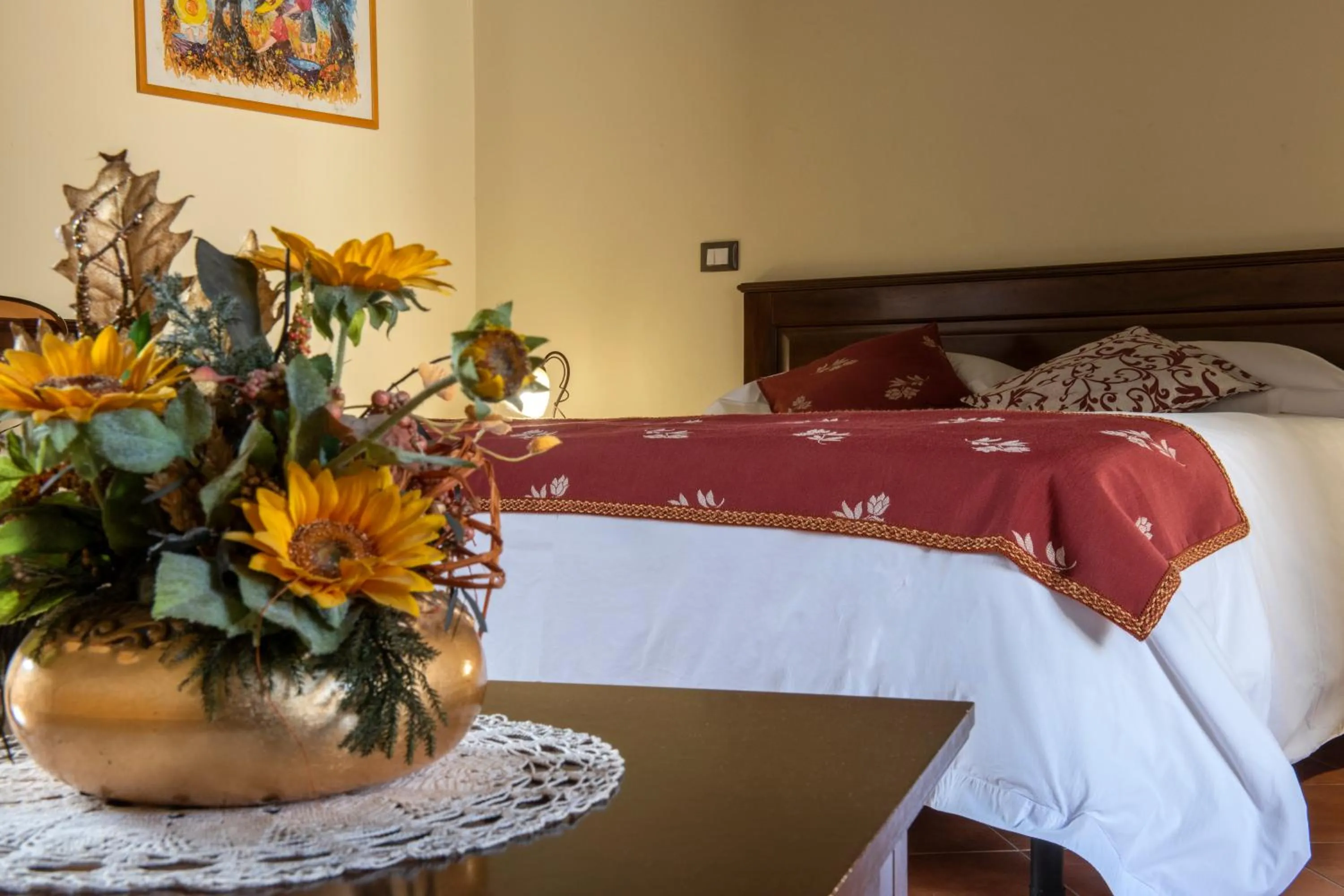 Decorative detail, Bed in Hotel Residenza Petra