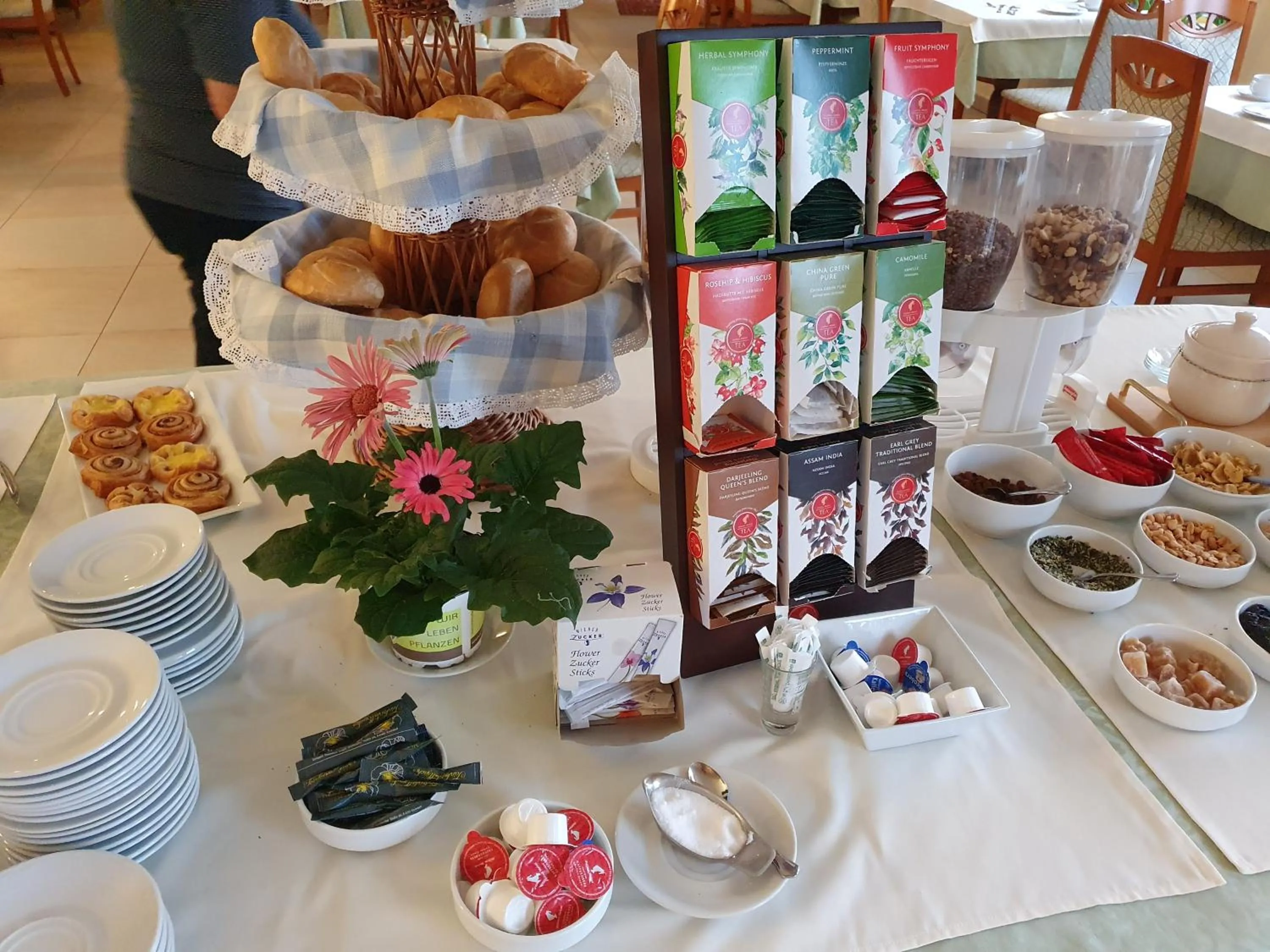 Buffet breakfast in Gasthof Hotel Zur Post