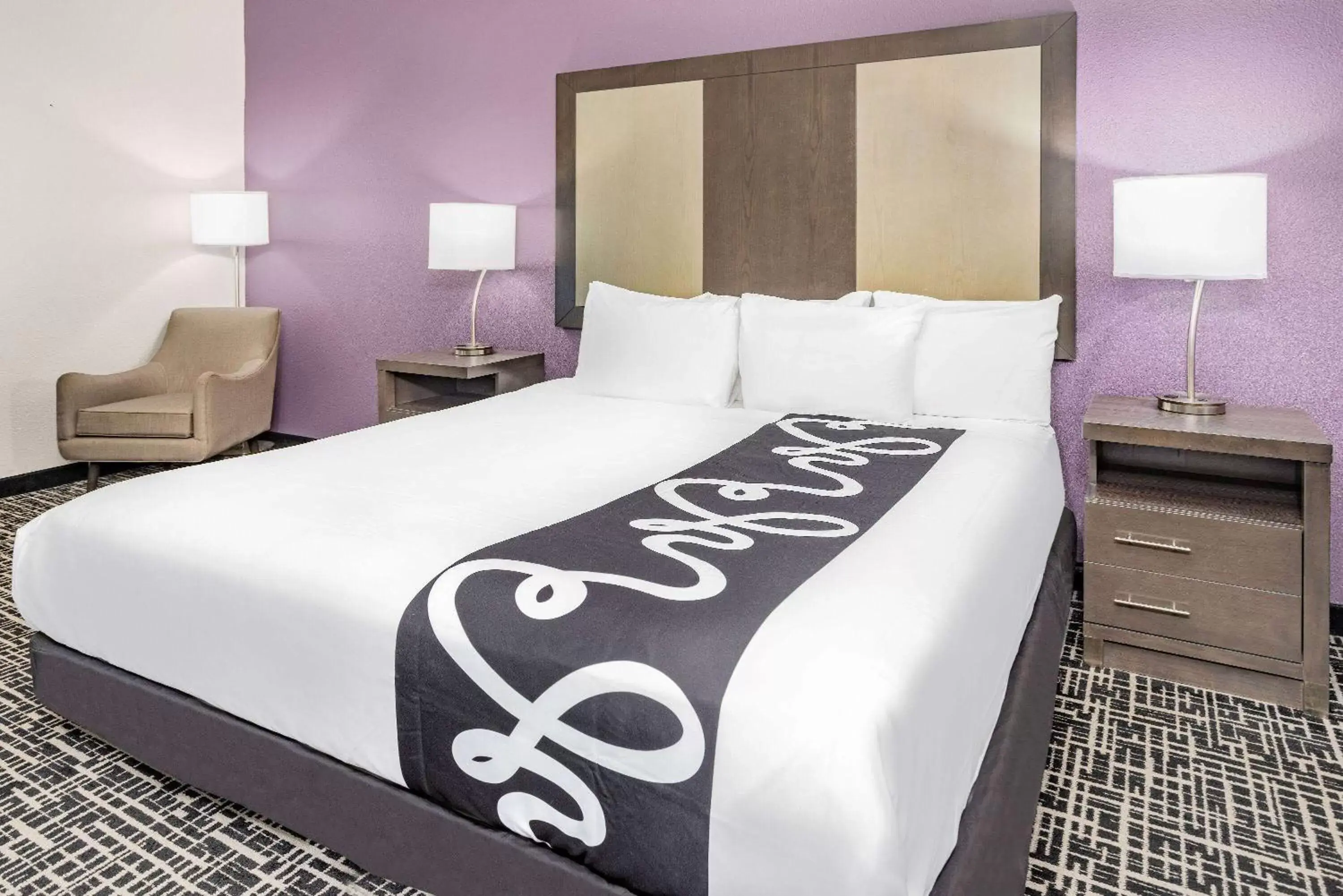 Bed in La Quinta by Wyndham Norfolk Airport