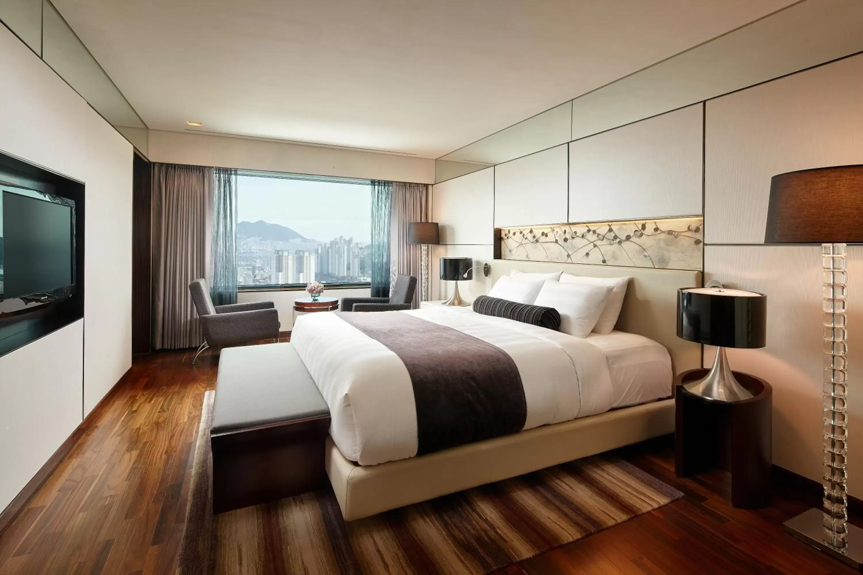 Bed in Lotte Hotel Busan