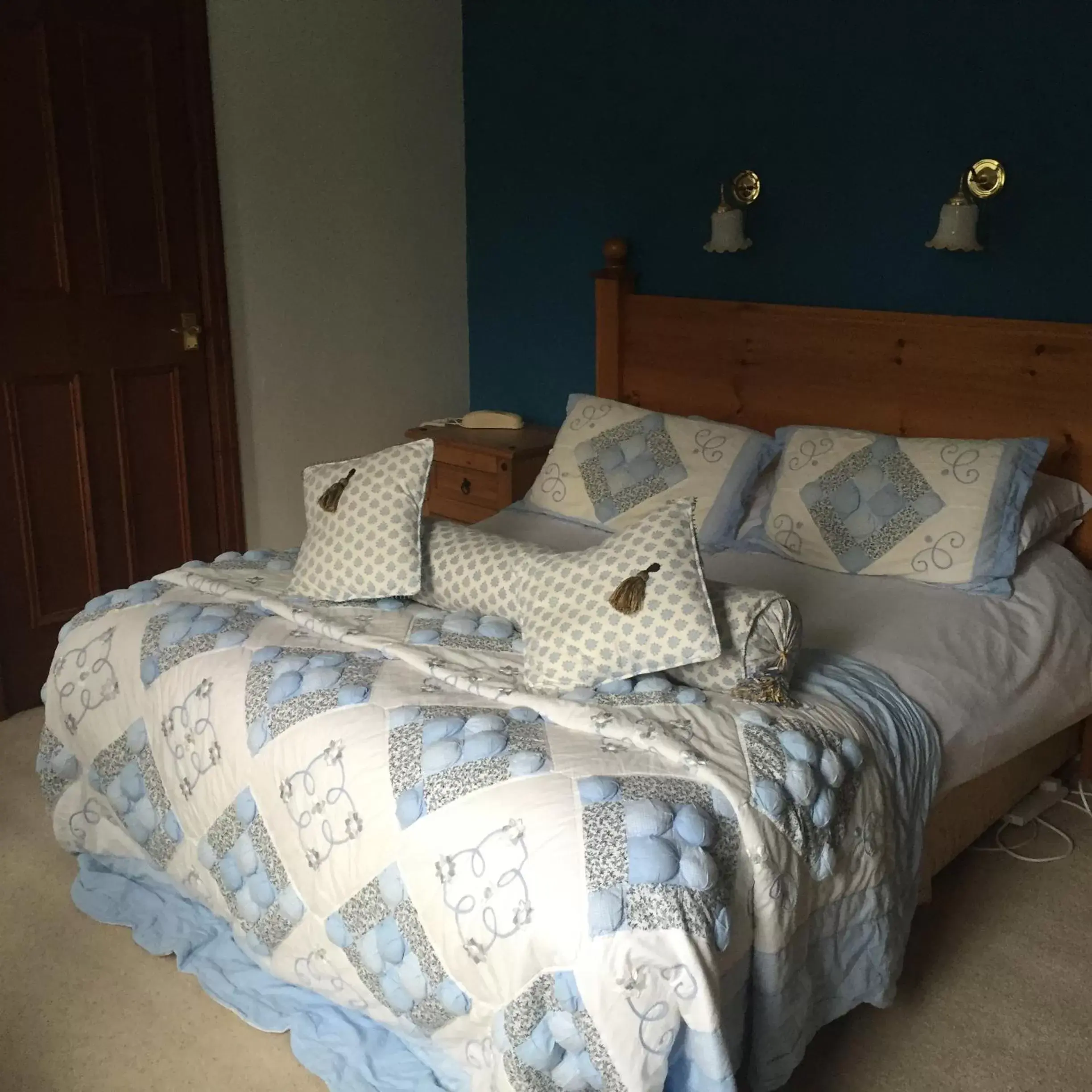 Bedroom, Bed in Wrangham House